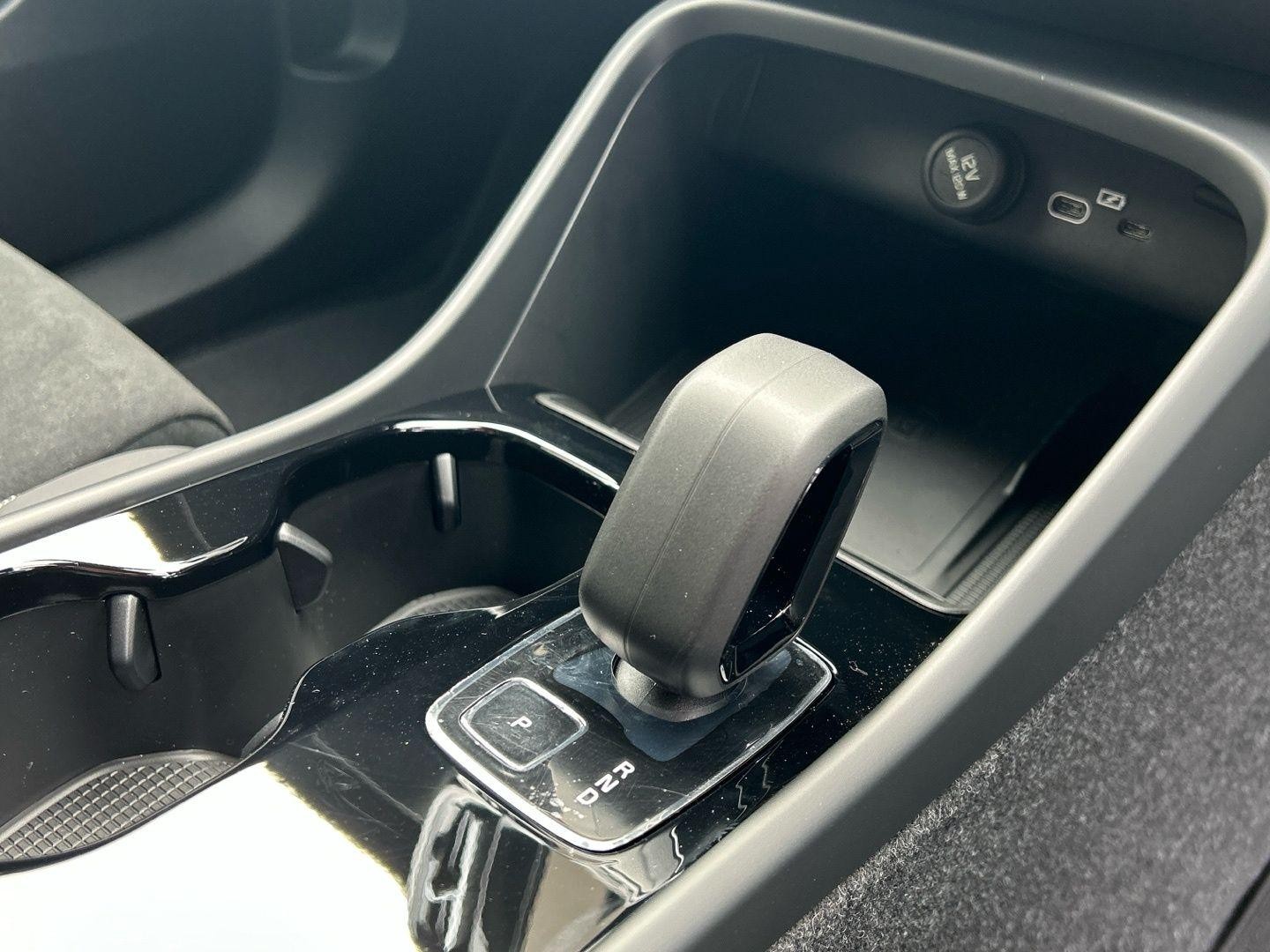 Volvo EX40 Image 14