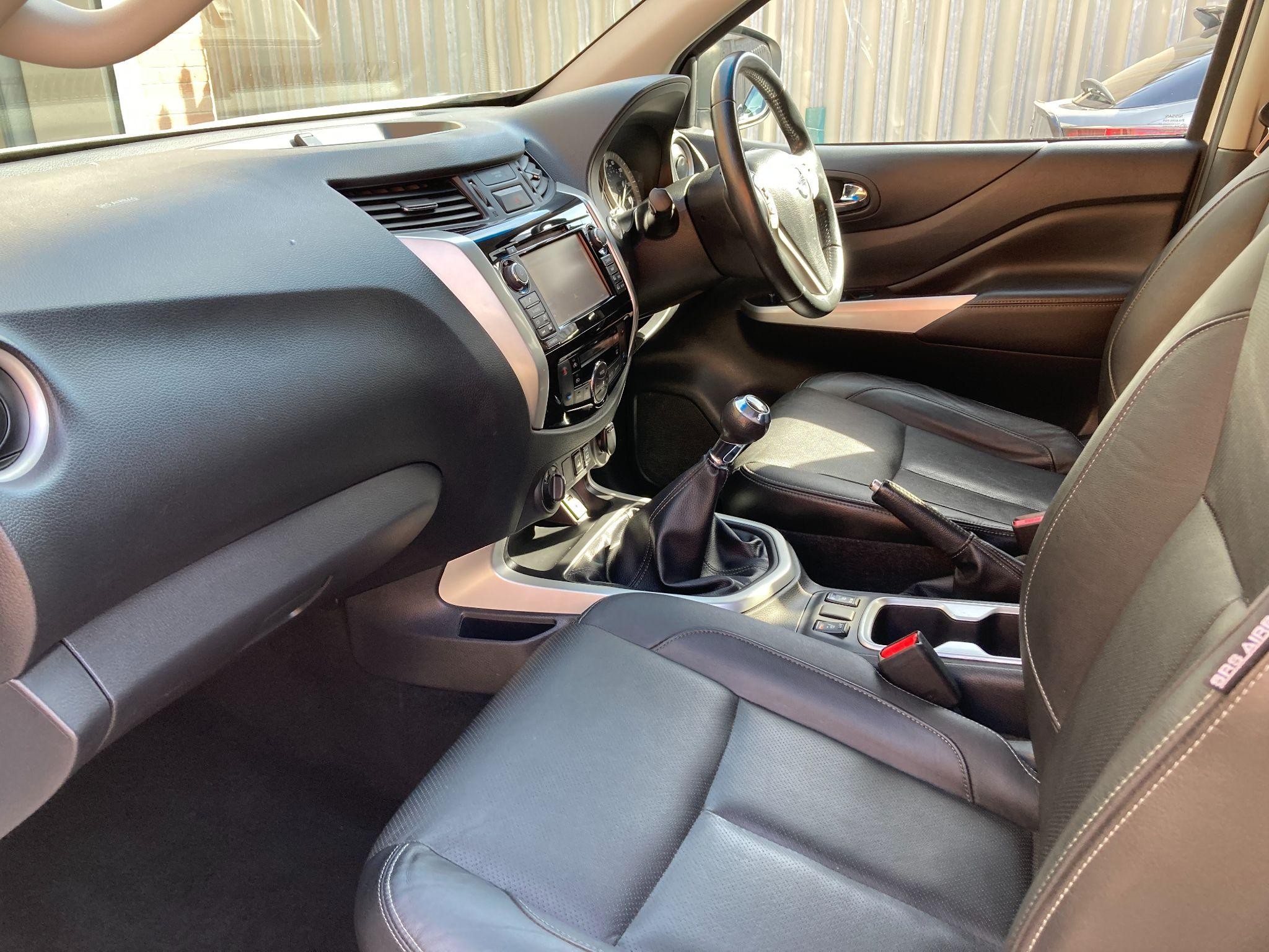 Nissan Navara Image 10