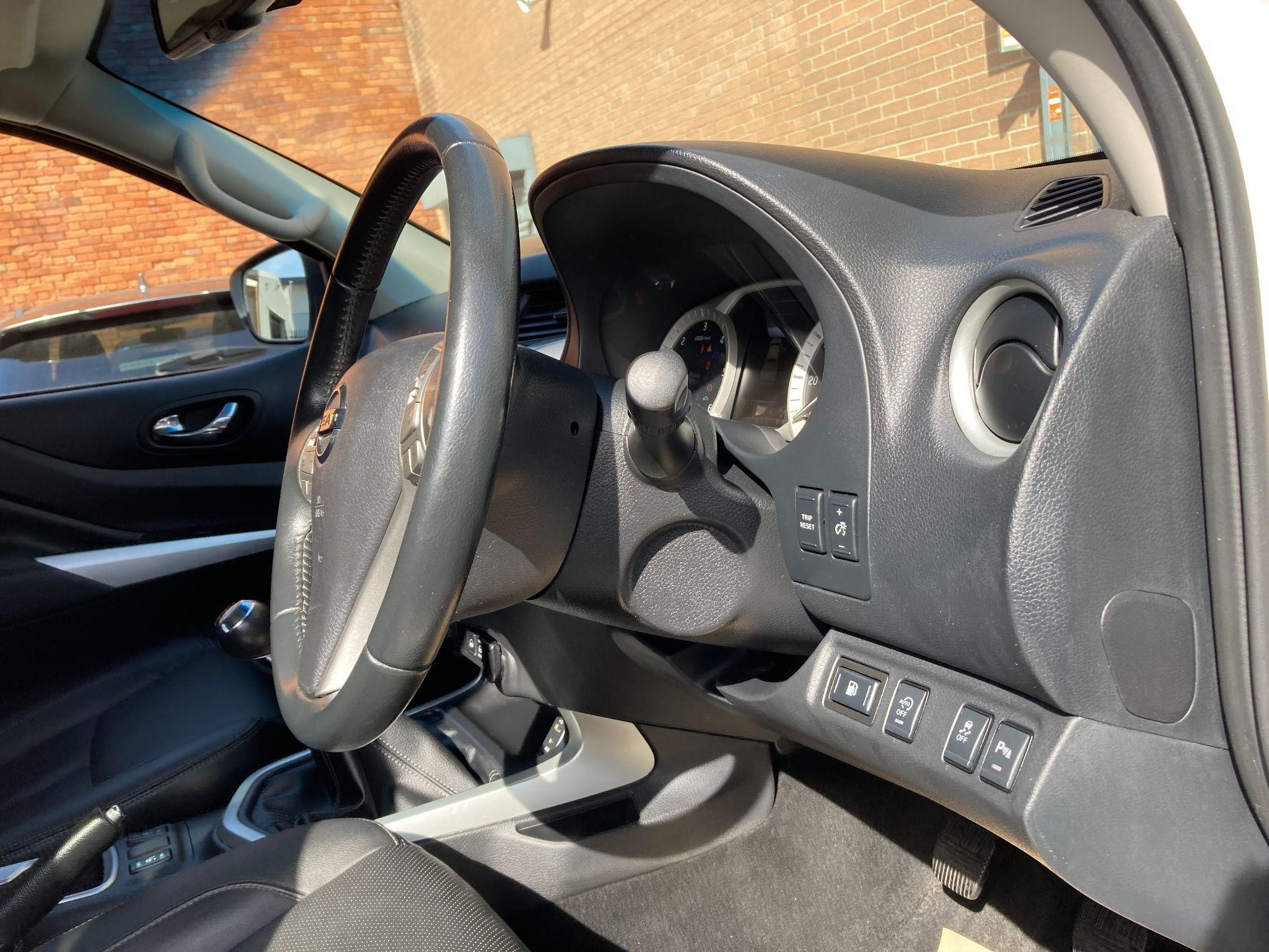 Nissan Navara Image 40