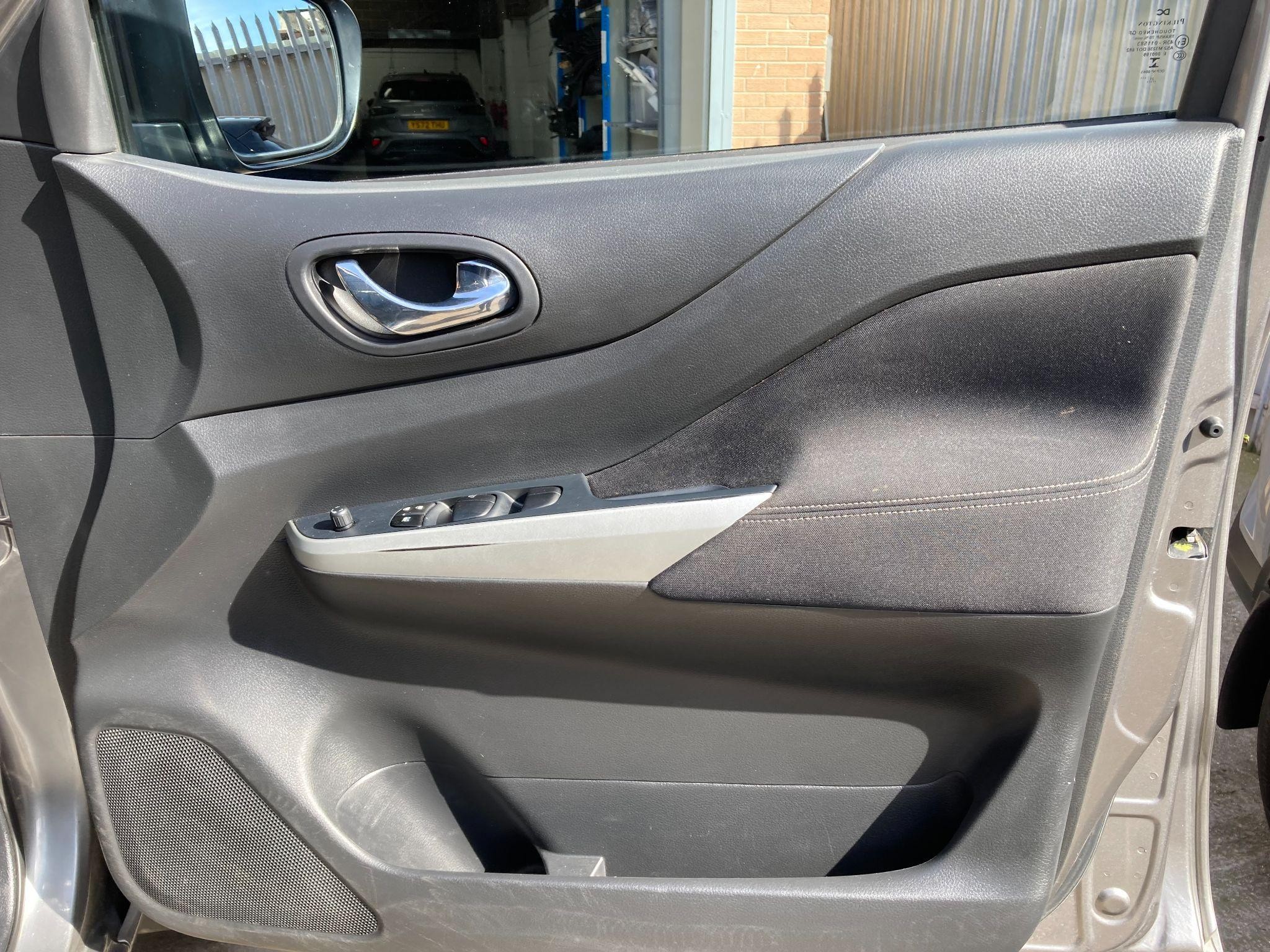 Nissan Navara Image 14