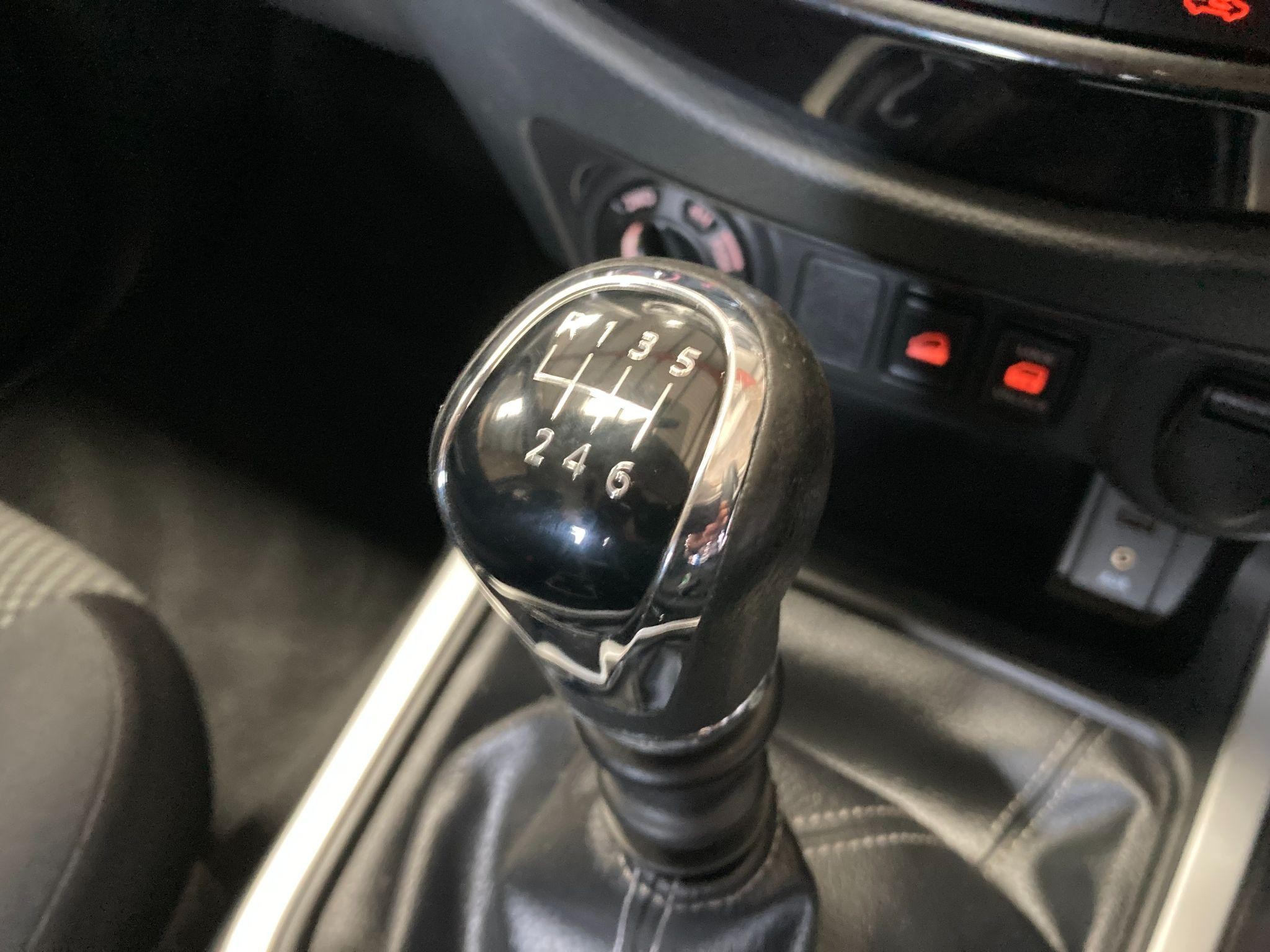 Nissan Navara Image 45