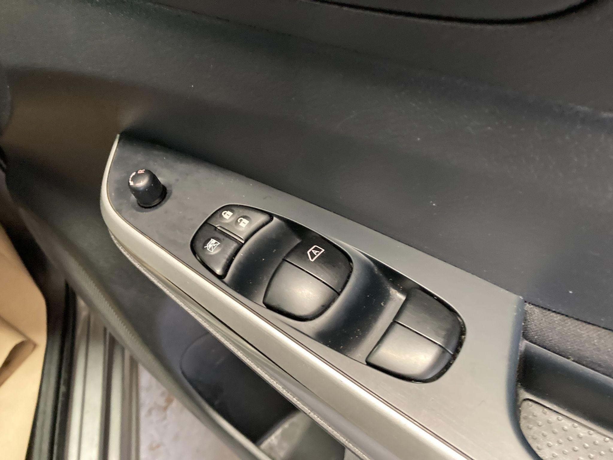 Nissan Navara Image 48