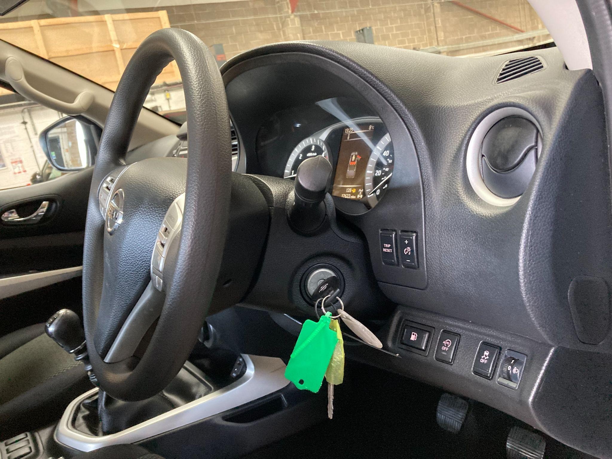 Nissan Navara Image 50