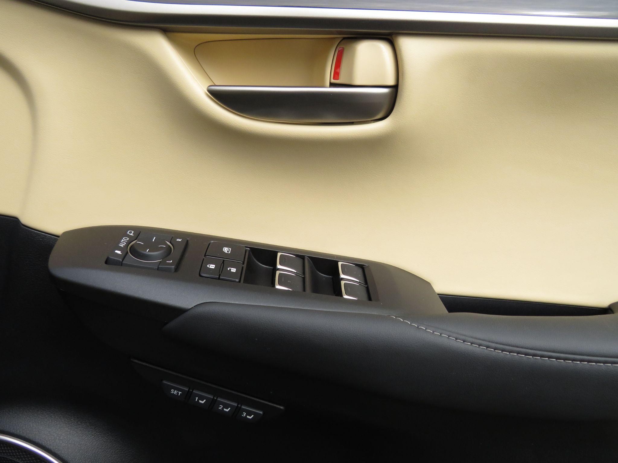 Lexus NX Self-Charging Hybrid Image 27