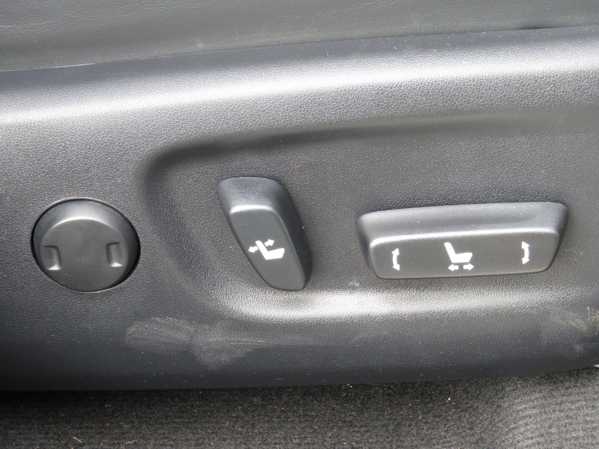 Lexus NX Self-Charging Hybrid Image 30