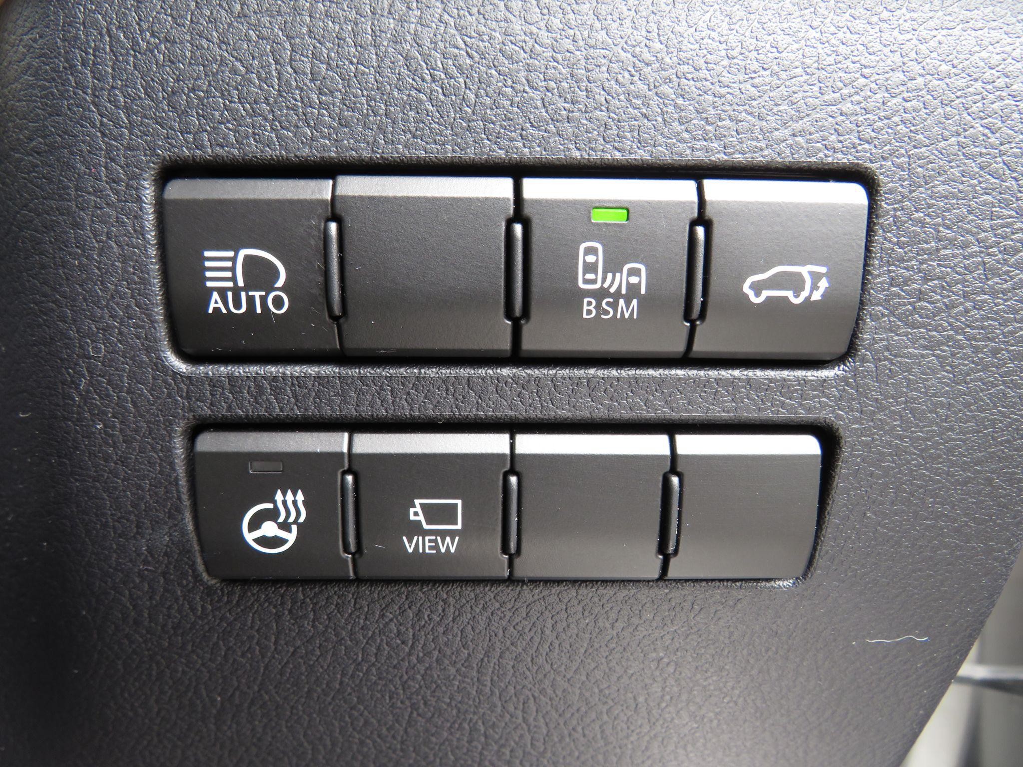 Lexus NX Self-Charging Hybrid Image 32