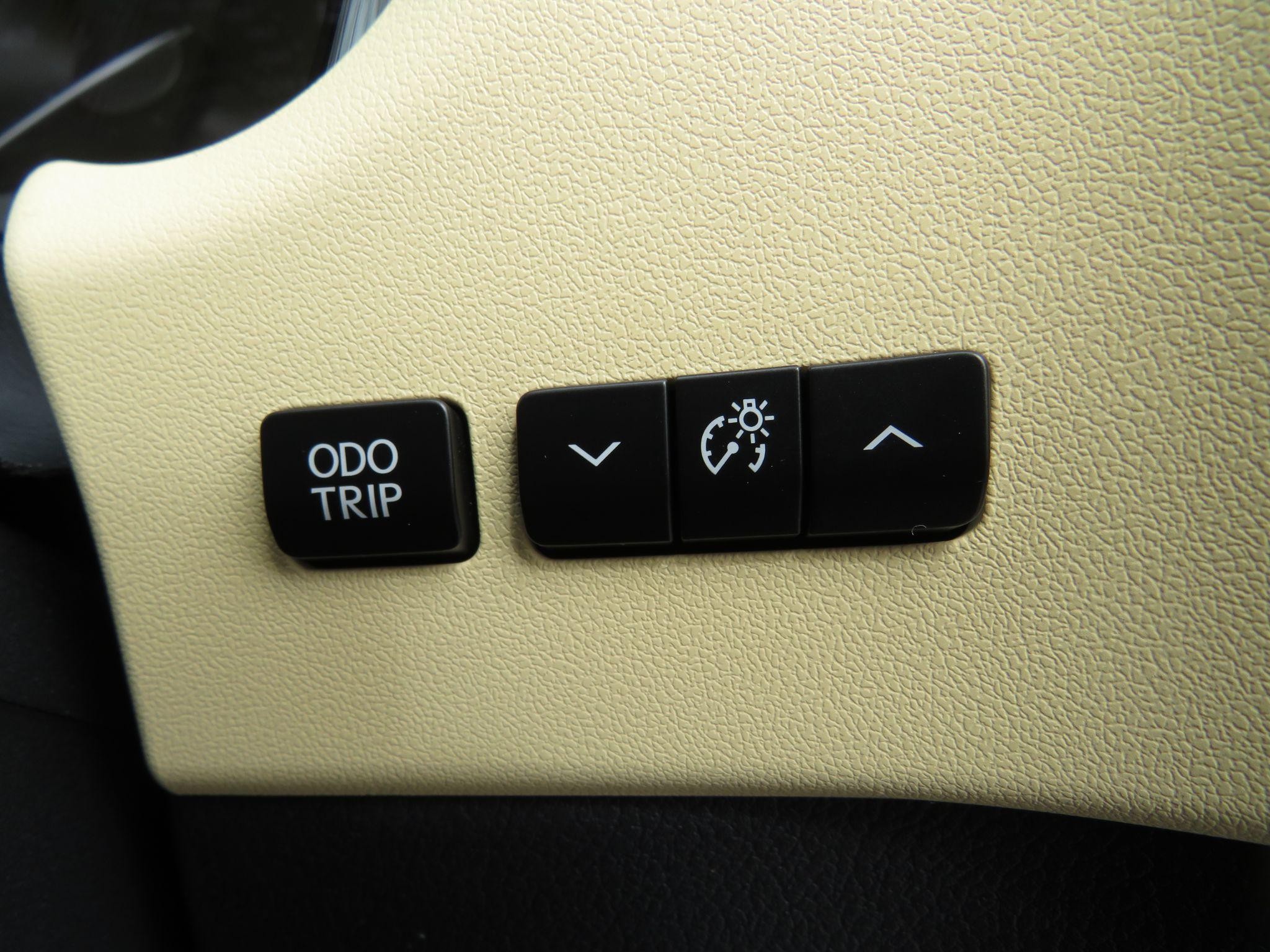 Lexus NX Self-Charging Hybrid Image 33