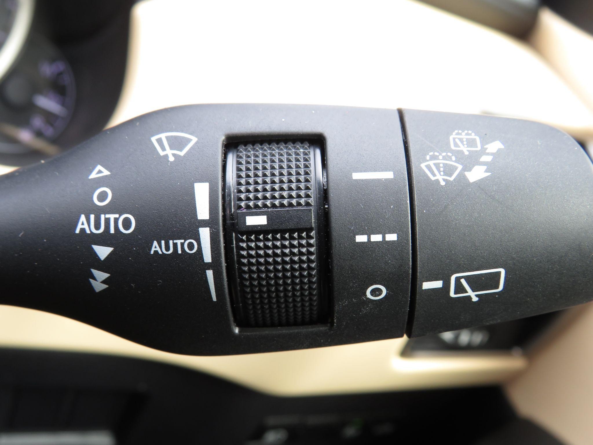 Lexus NX Self-Charging Hybrid Image 37
