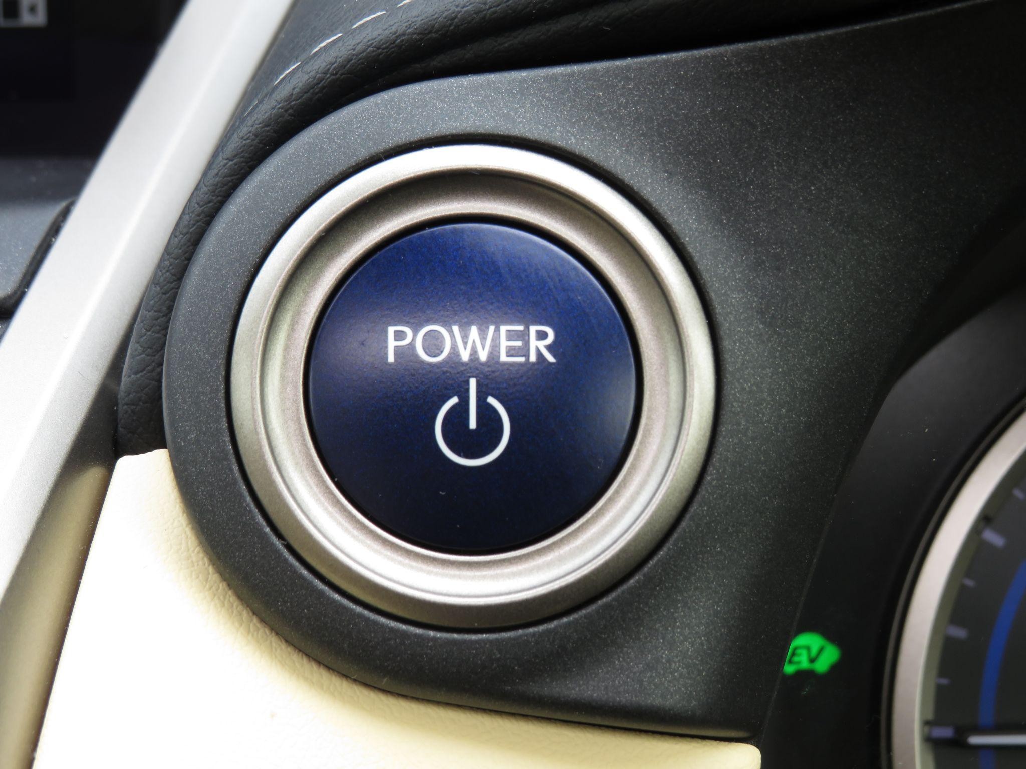 Lexus NX Self-Charging Hybrid Image 40