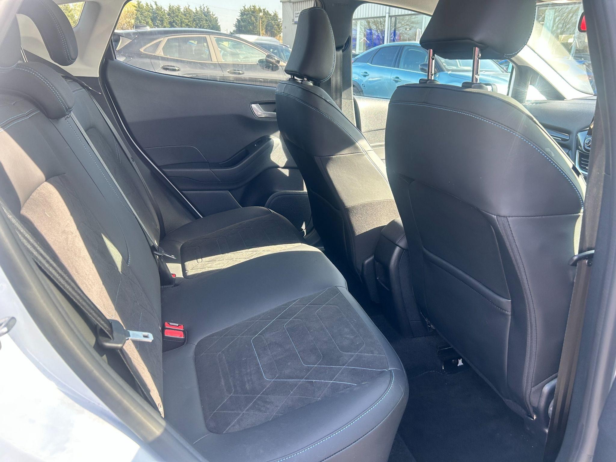 Ford Fiesta Image 17