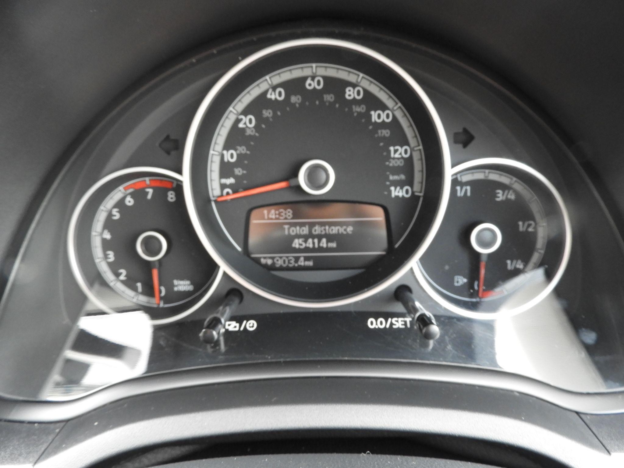 Volkswagen up! Image 20