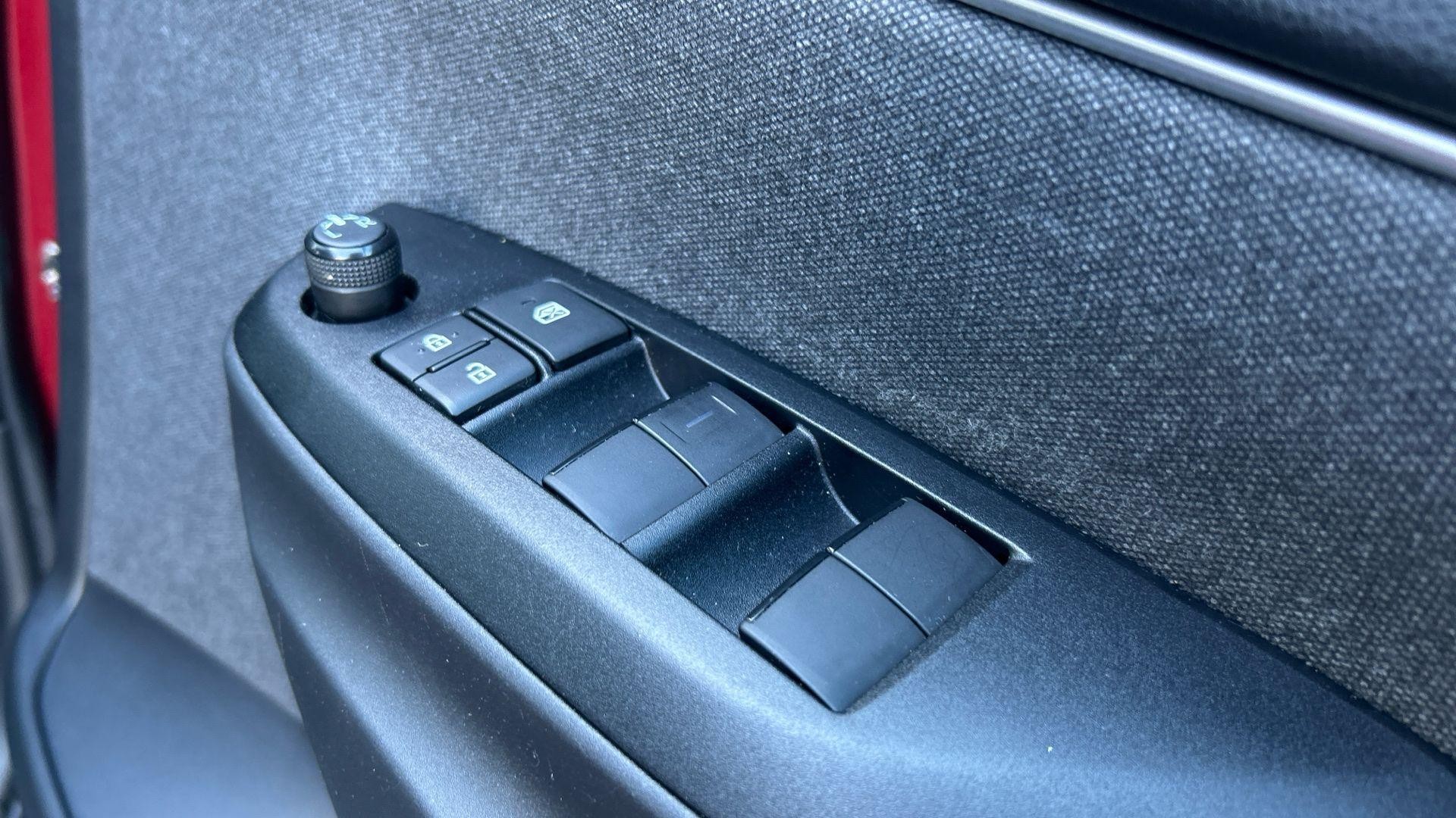 Toyota Yaris Image 38