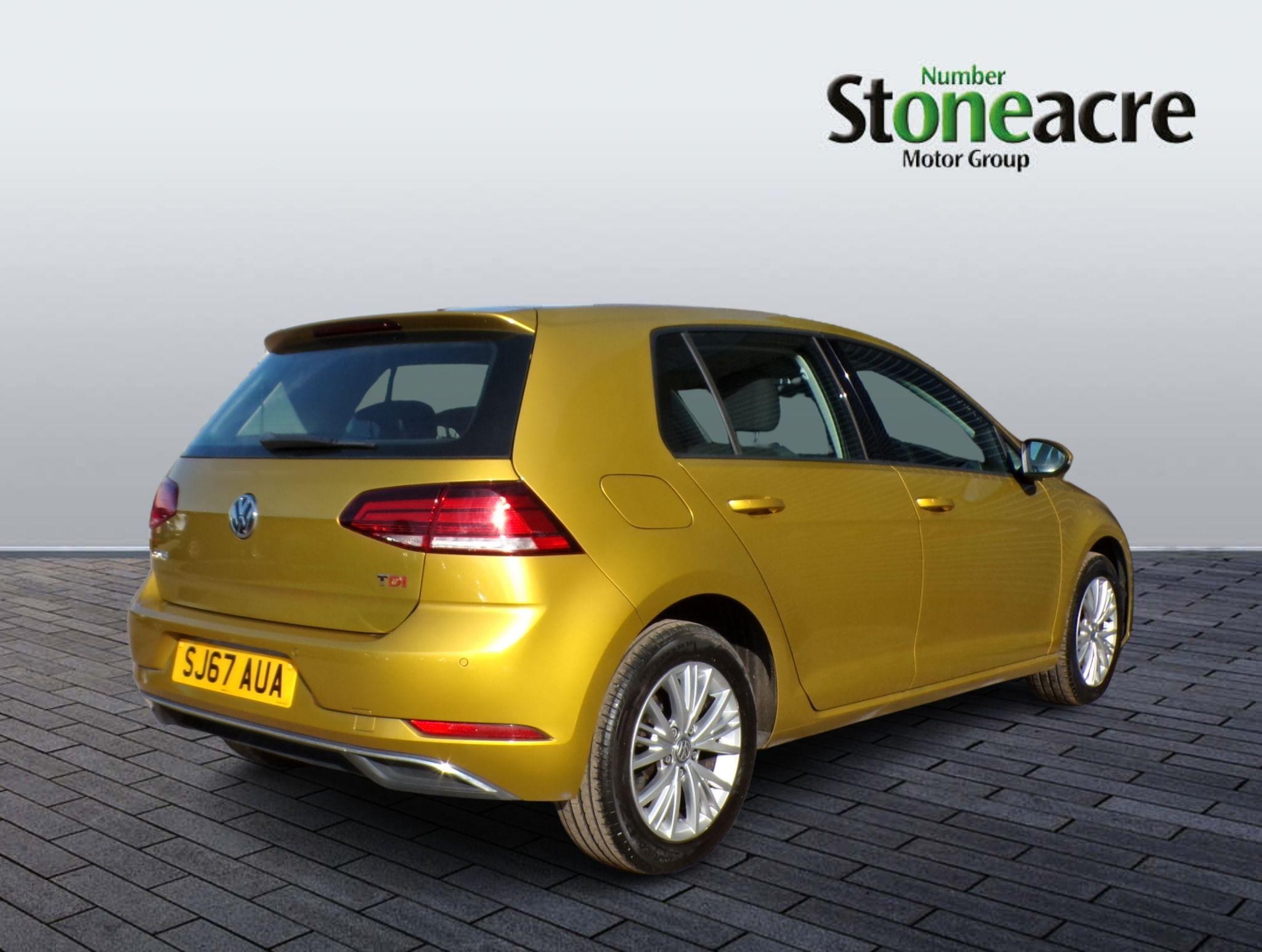 Volkswagen Golf Image 2