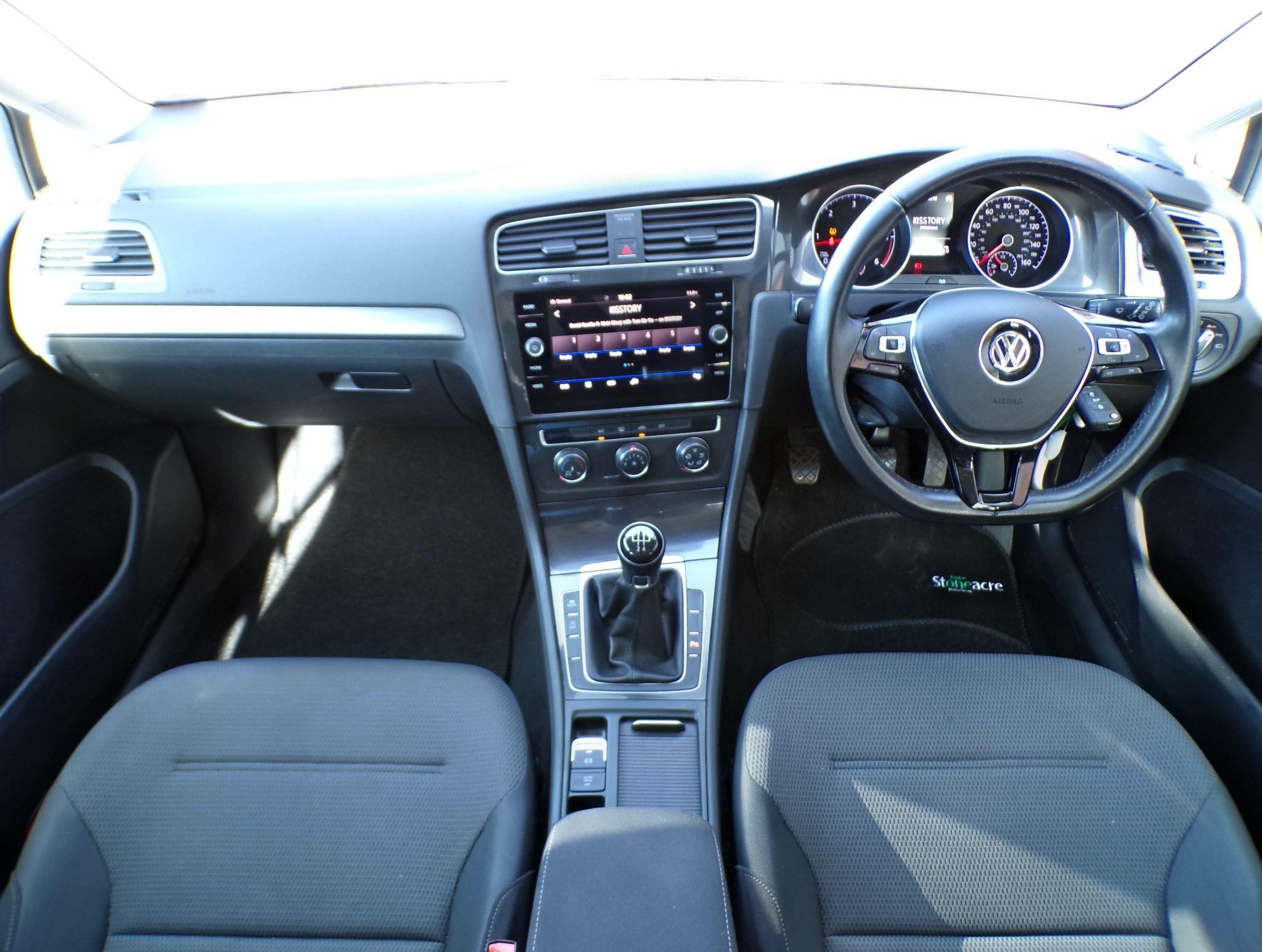 Volkswagen Golf Image 12