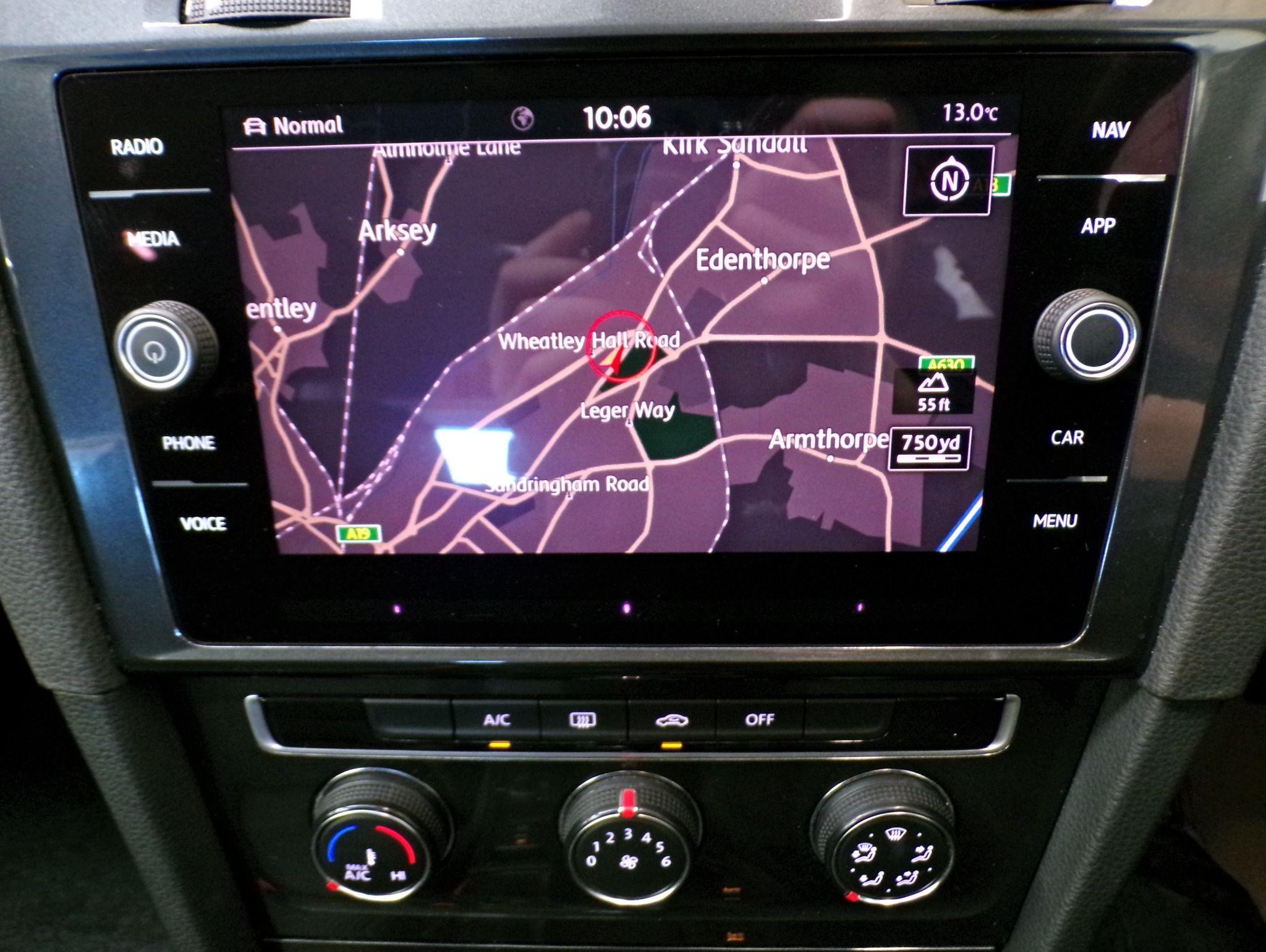Volkswagen Golf Image 16