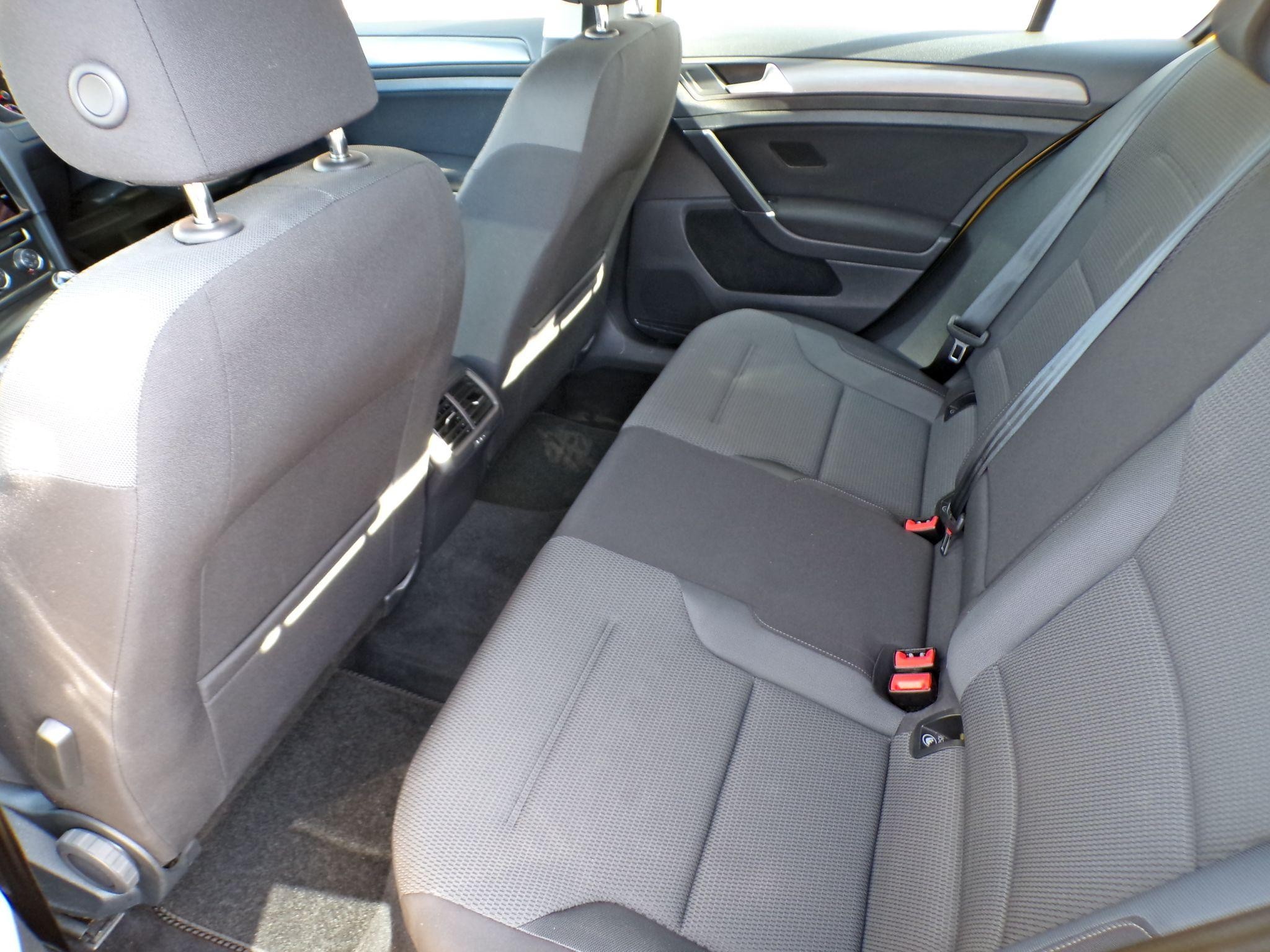 Volkswagen Golf Image 22