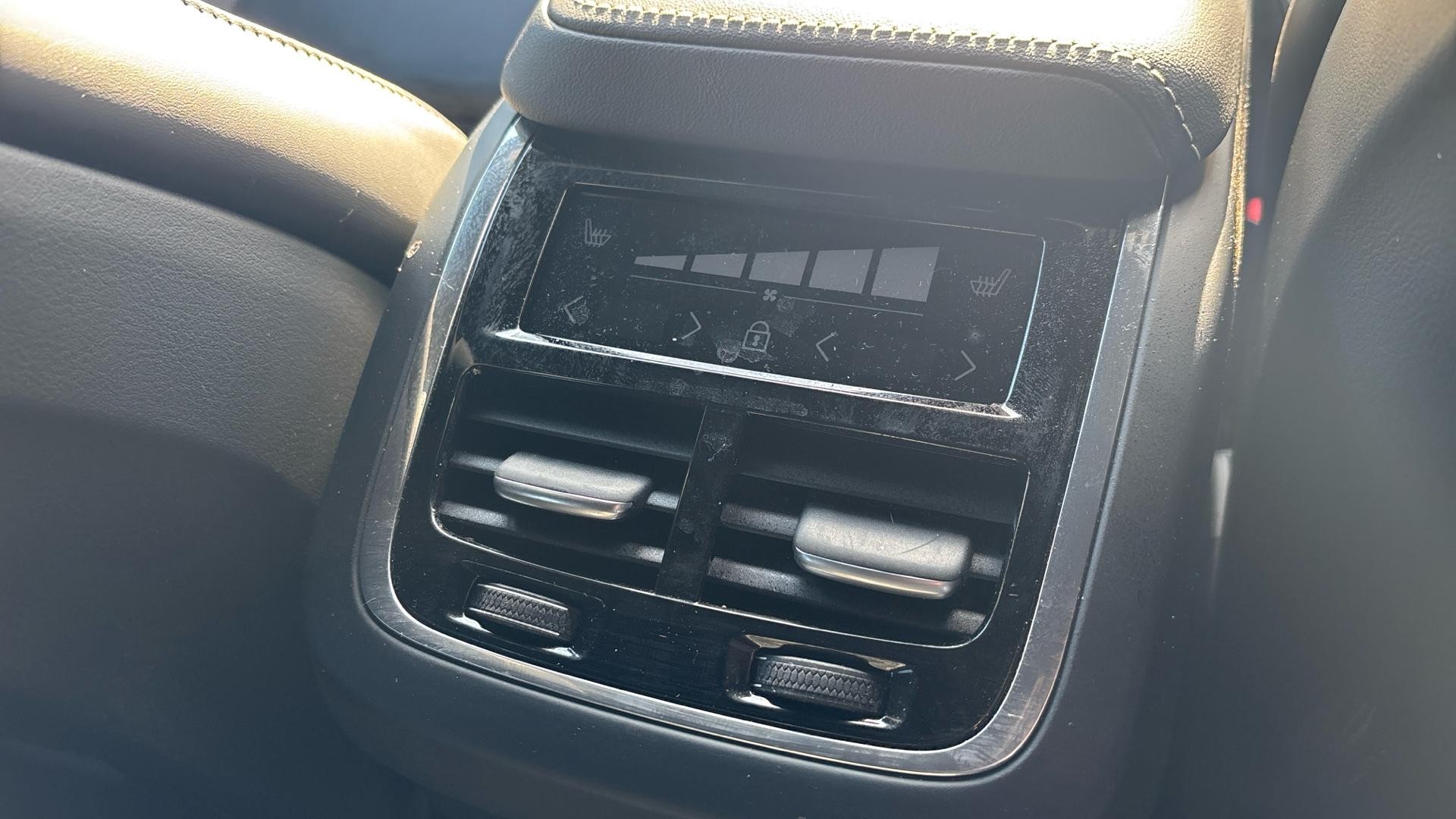 Volvo XC60 Image 34