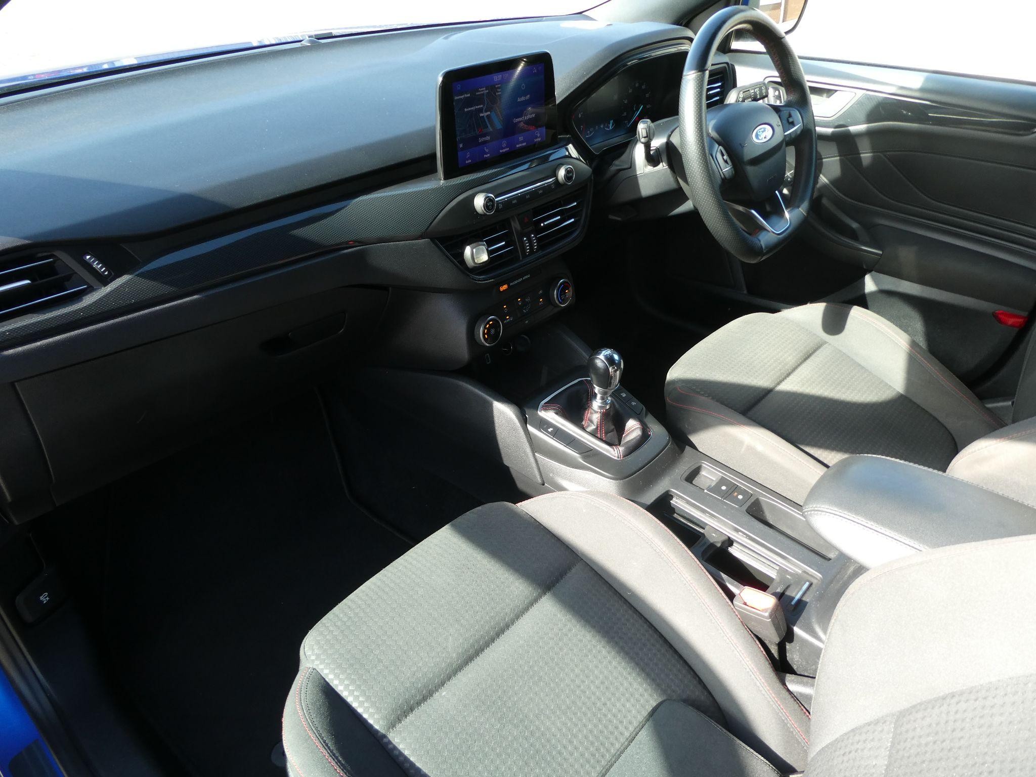Ford Focus Image 13