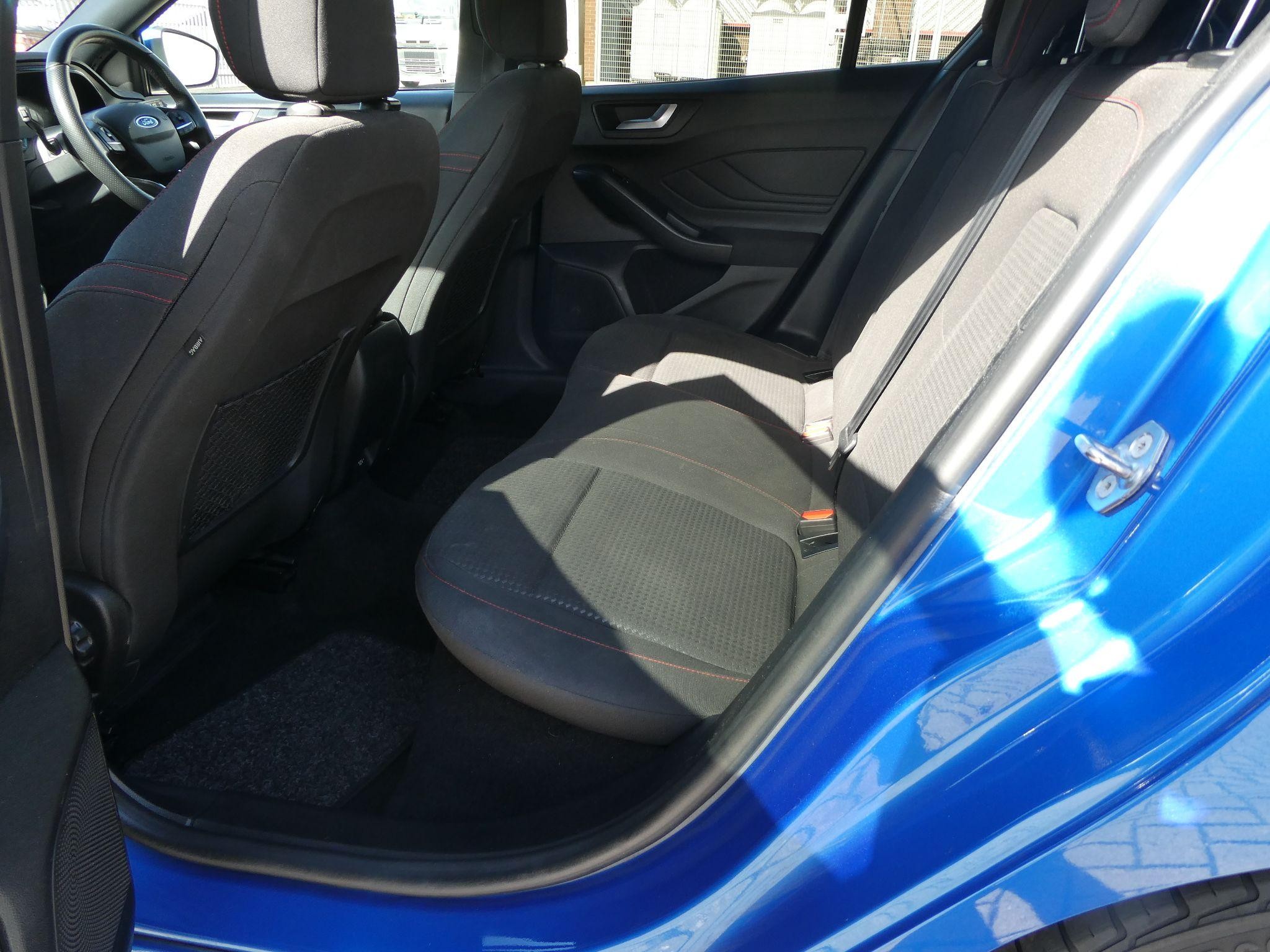 Ford Focus Image 18