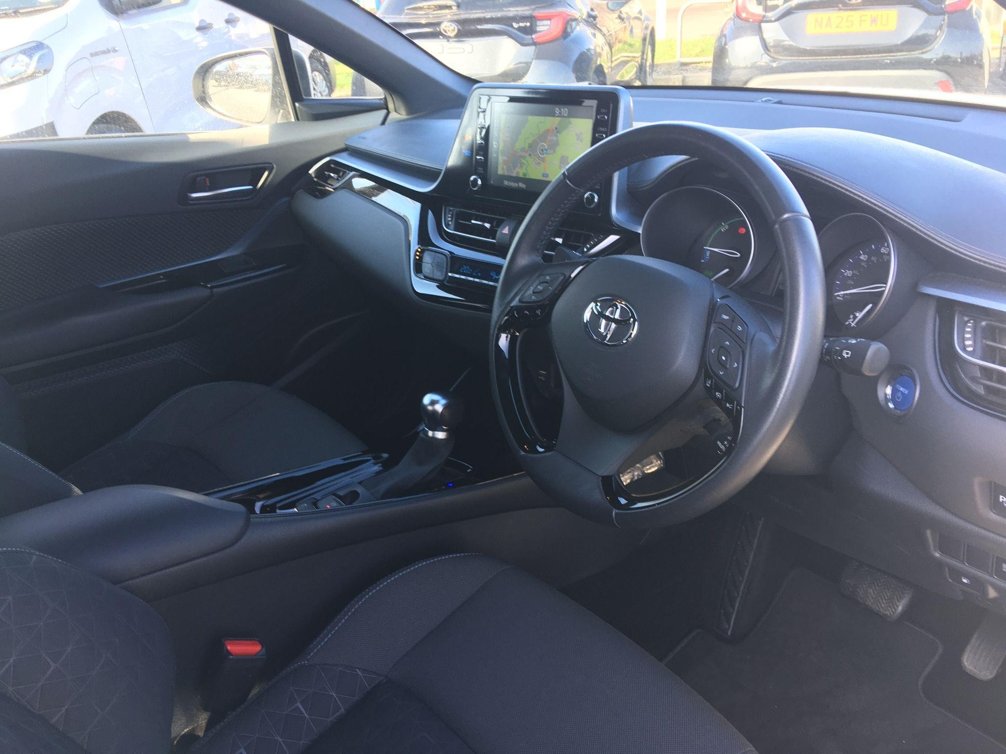 Toyota C-HR Image 13