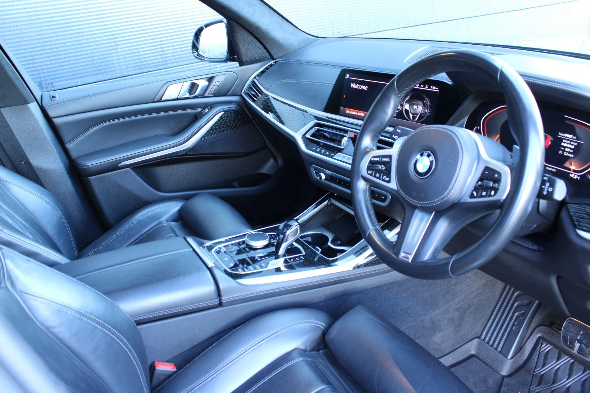 BMW X7 Image 10