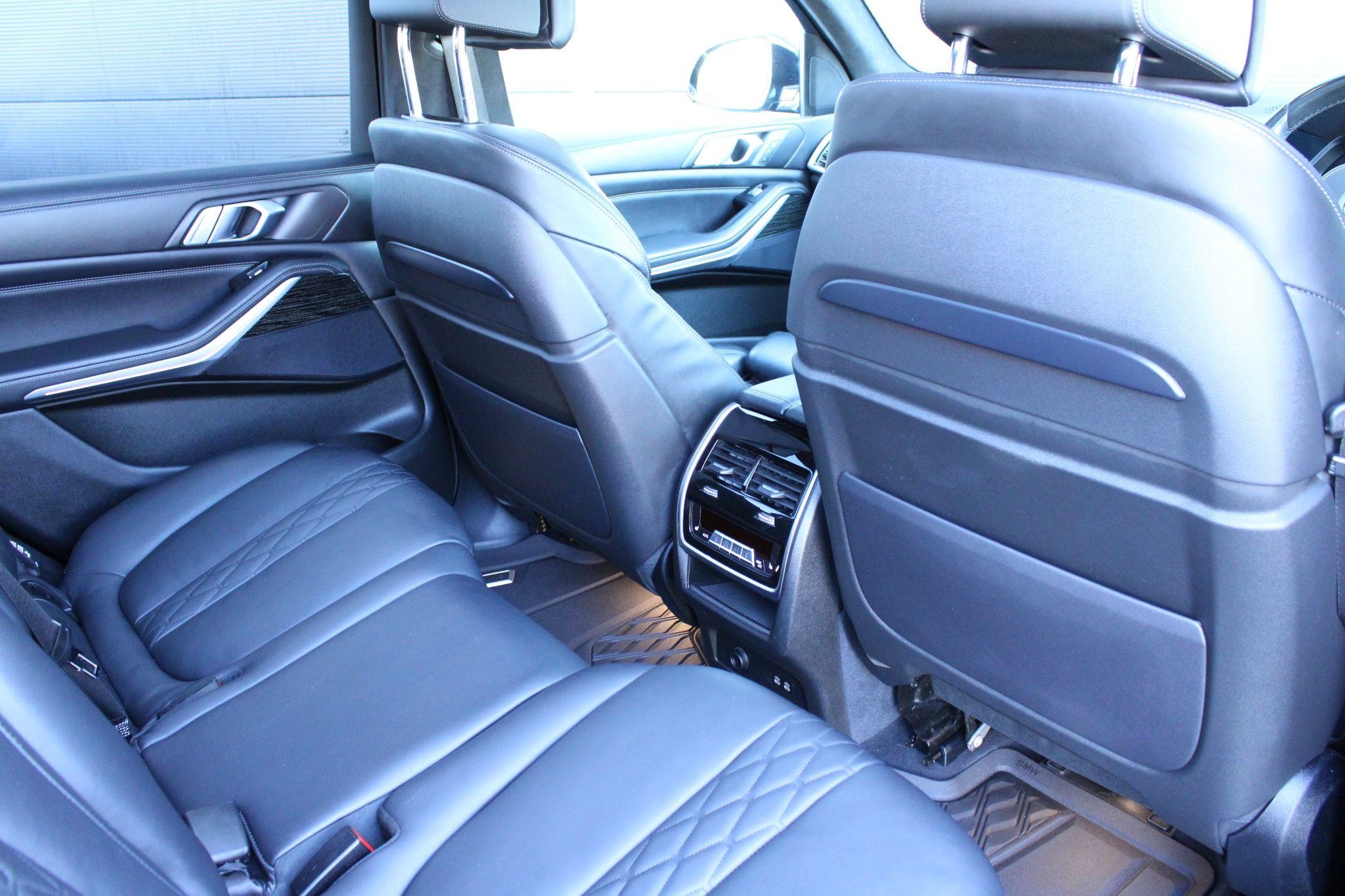 BMW X7 Image 11