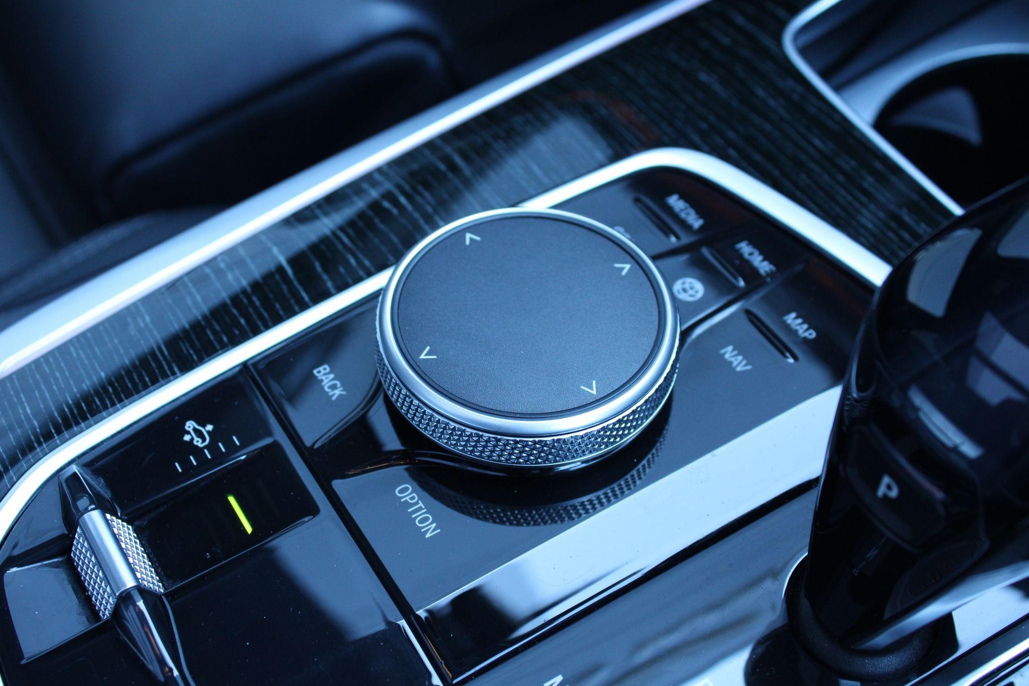 BMW X7 Image 38