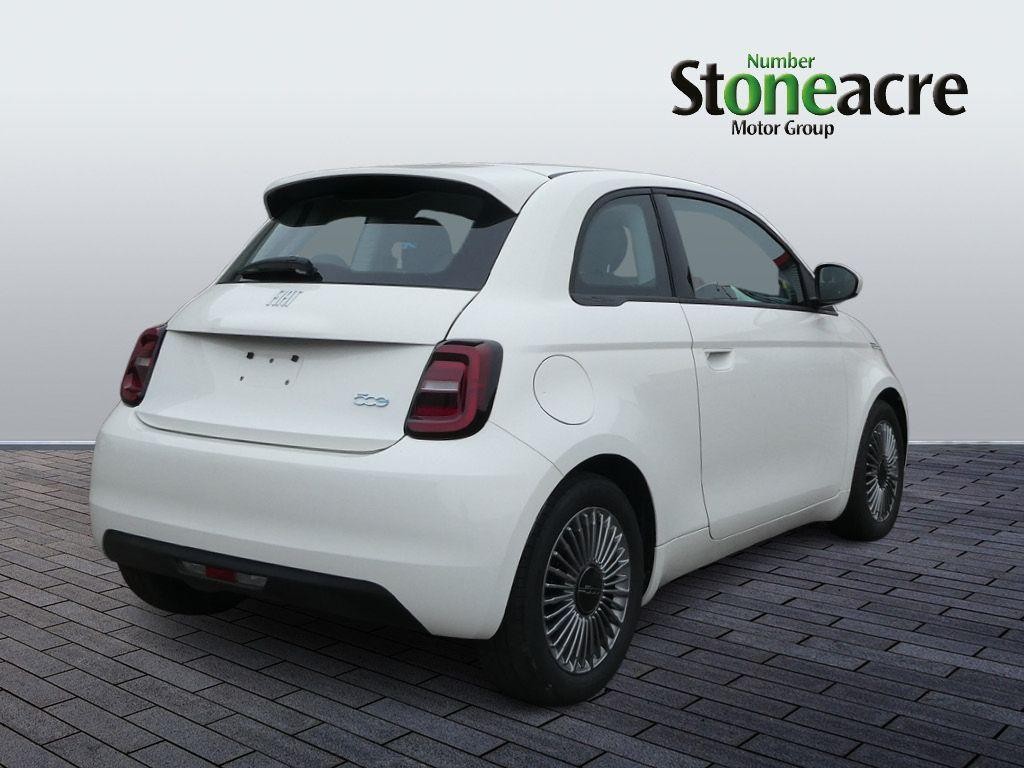Fiat 500 Electric Image 3
