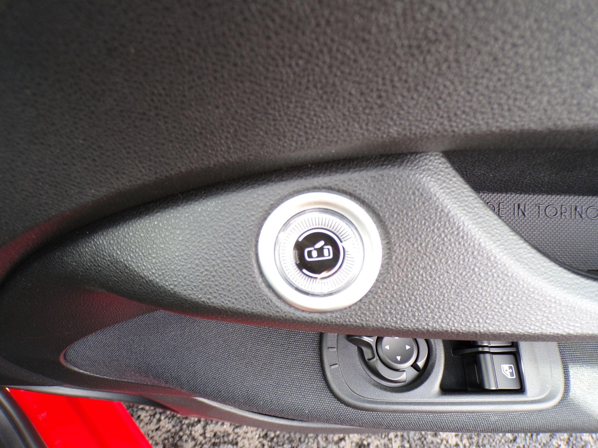 Fiat 500e C Image 19