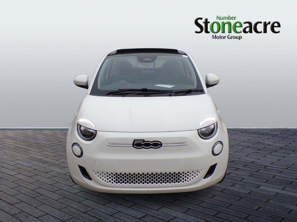 Abarth 500e Cabrio Image 4