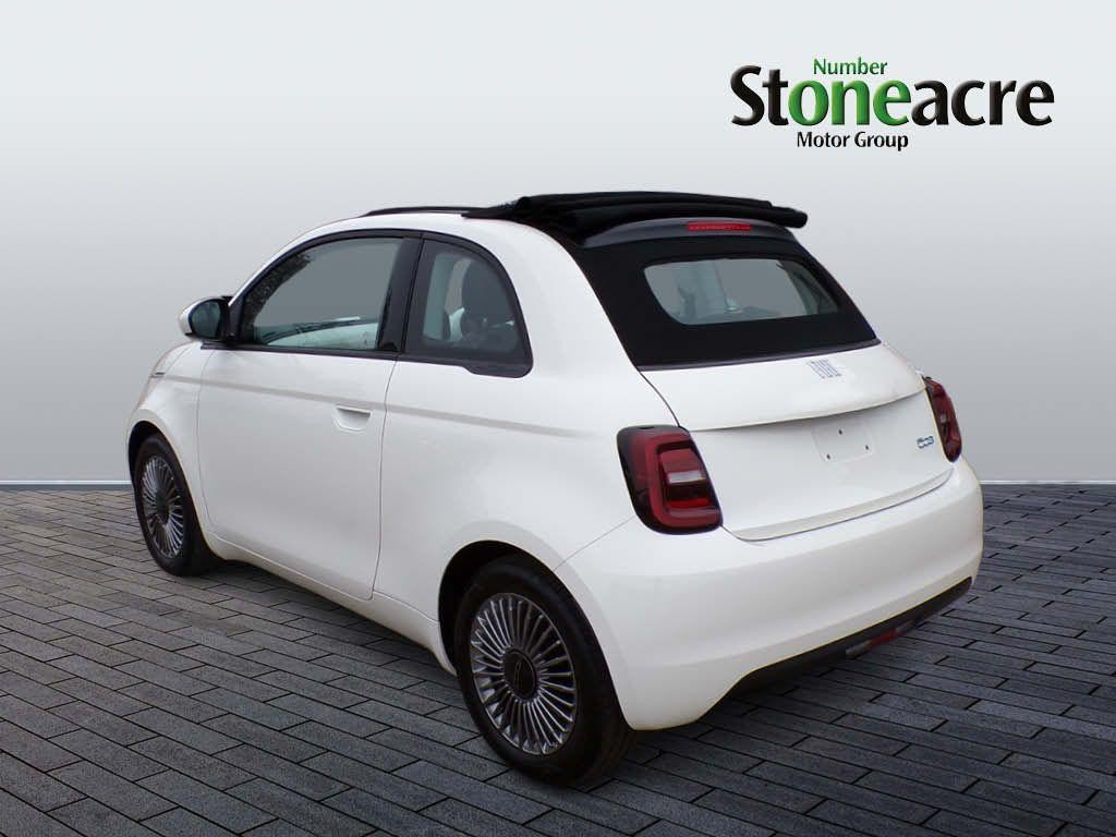 Abarth 500e Cabrio Image 6