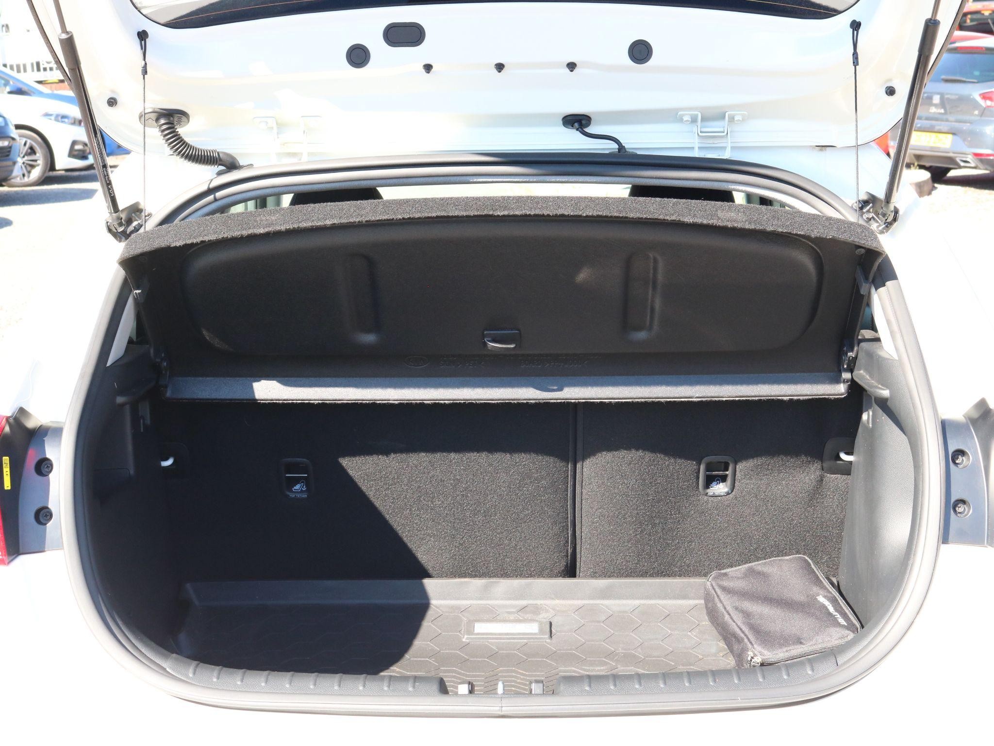 Kia Rio Image 10