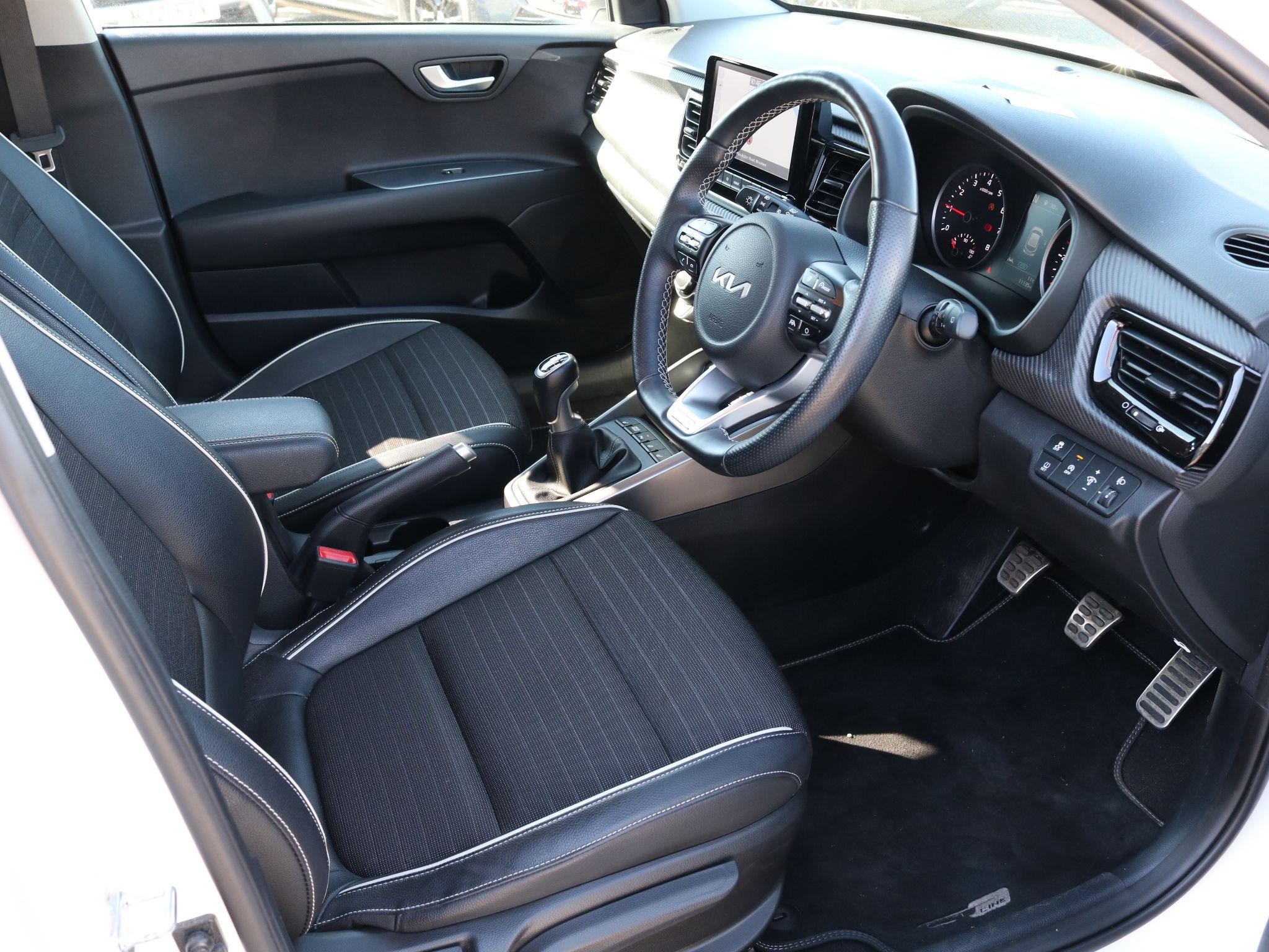 Kia Rio Image 11