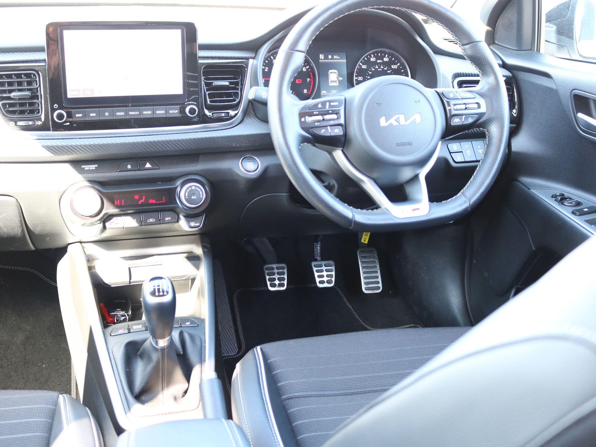 Kia Rio Image 12