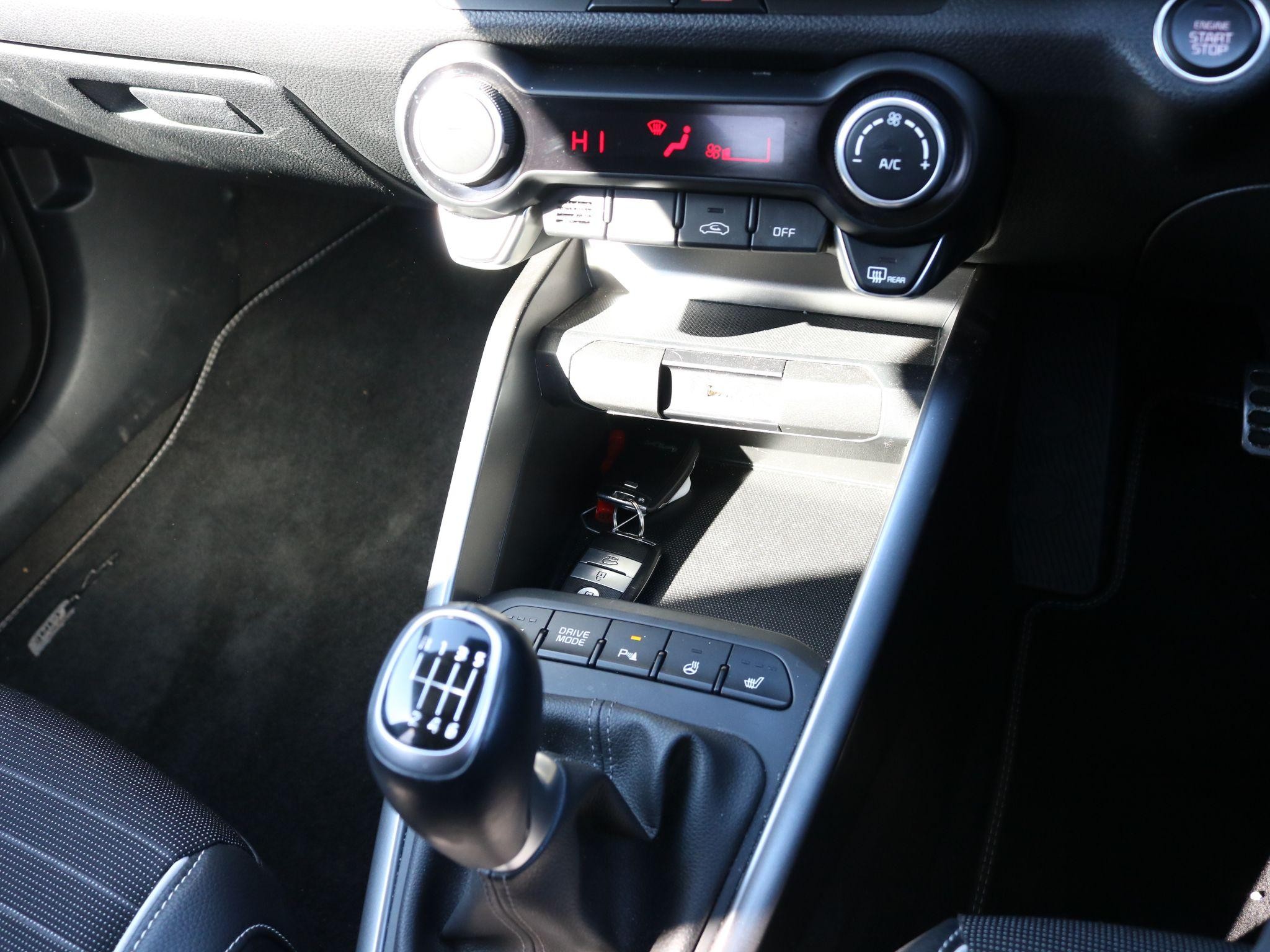 Kia Rio Image 20