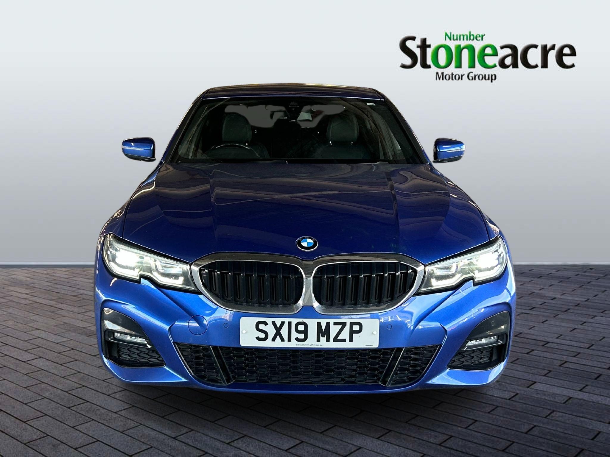 BMW 3 Series Image 2