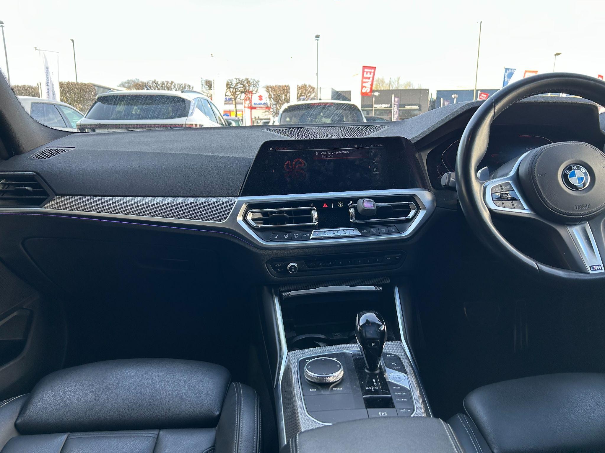 BMW 3 Series Image 14