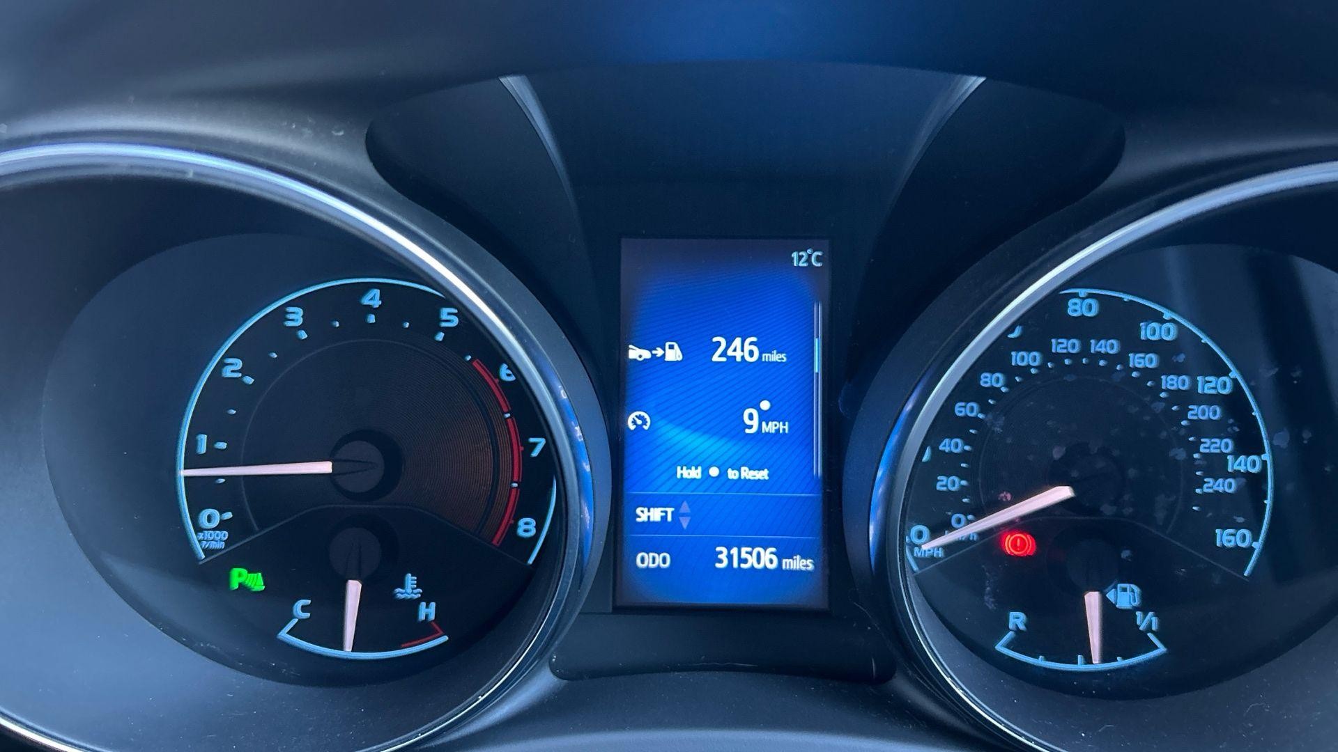 Toyota Auris Image 15