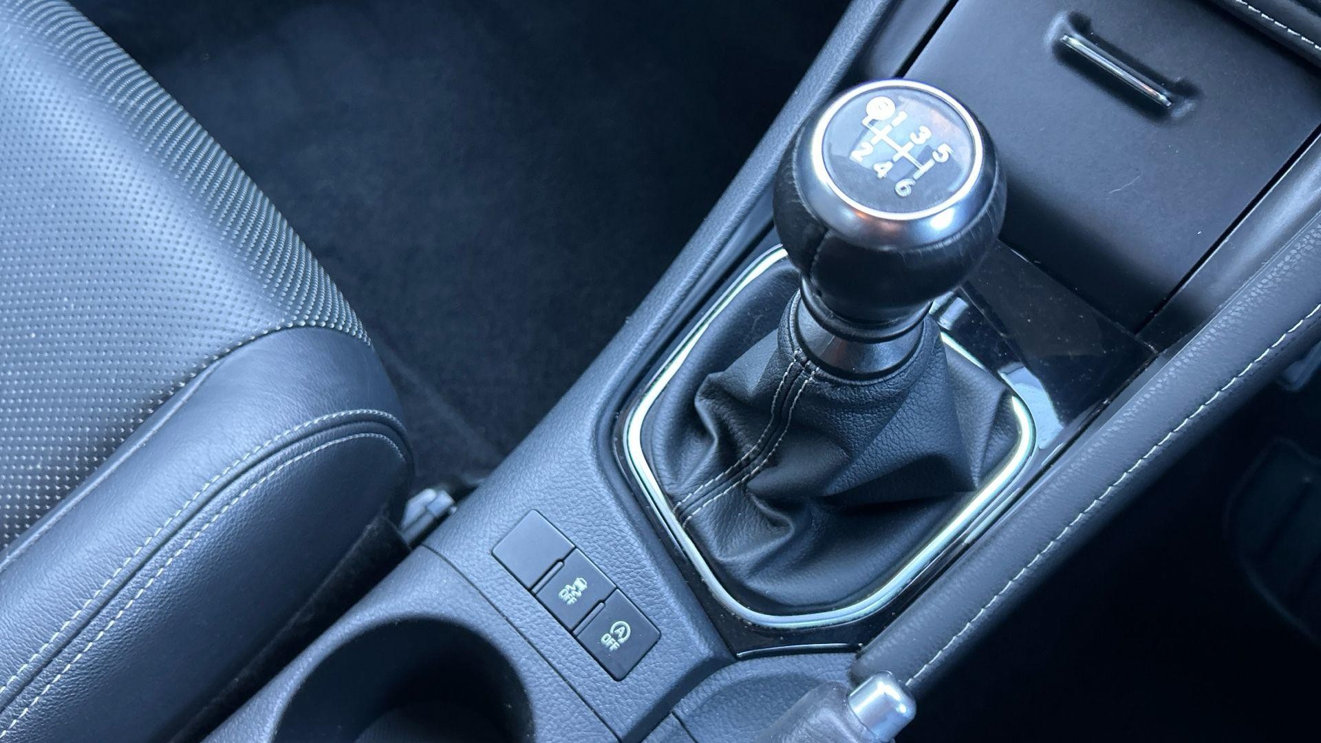 Toyota Auris Image 31