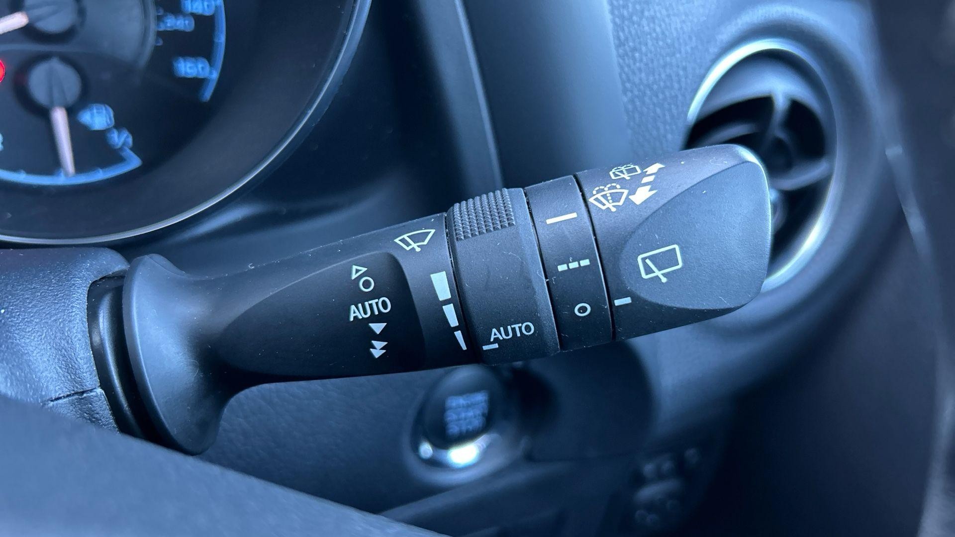 Toyota Auris Image 40