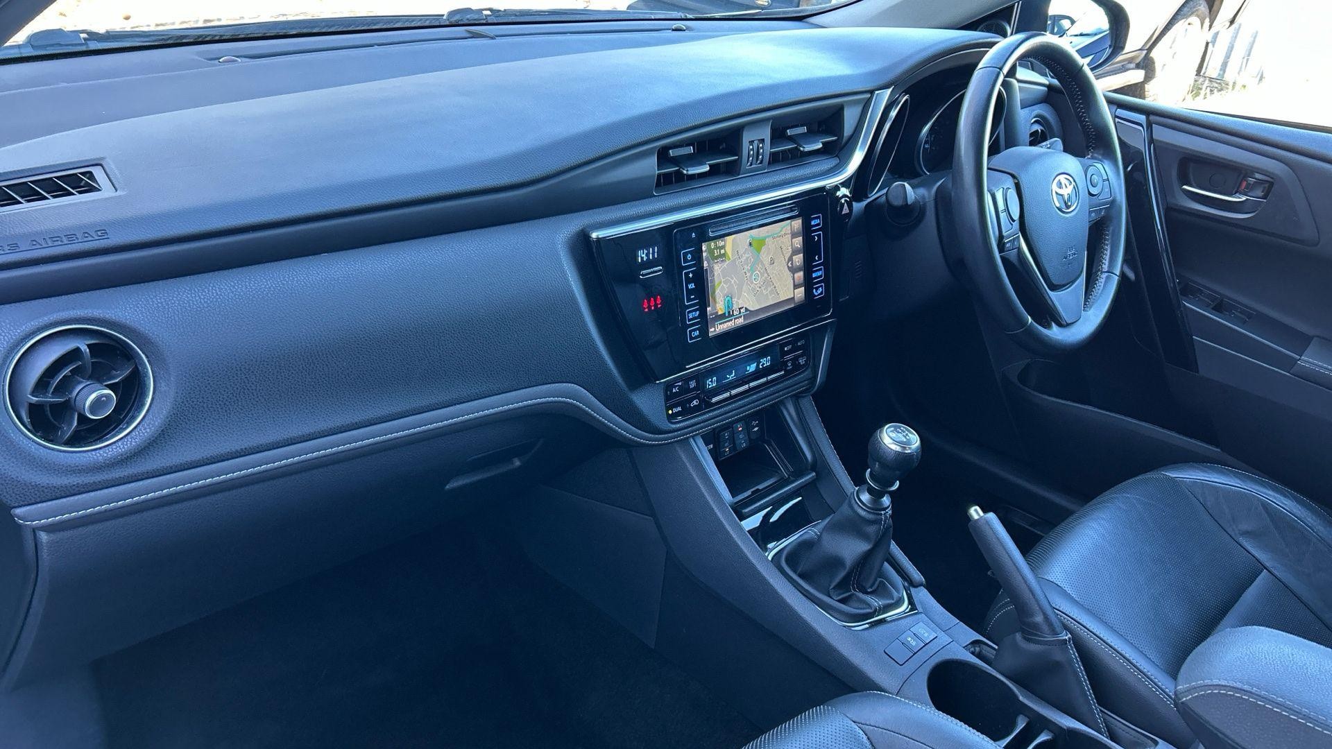 Toyota Auris Image 44