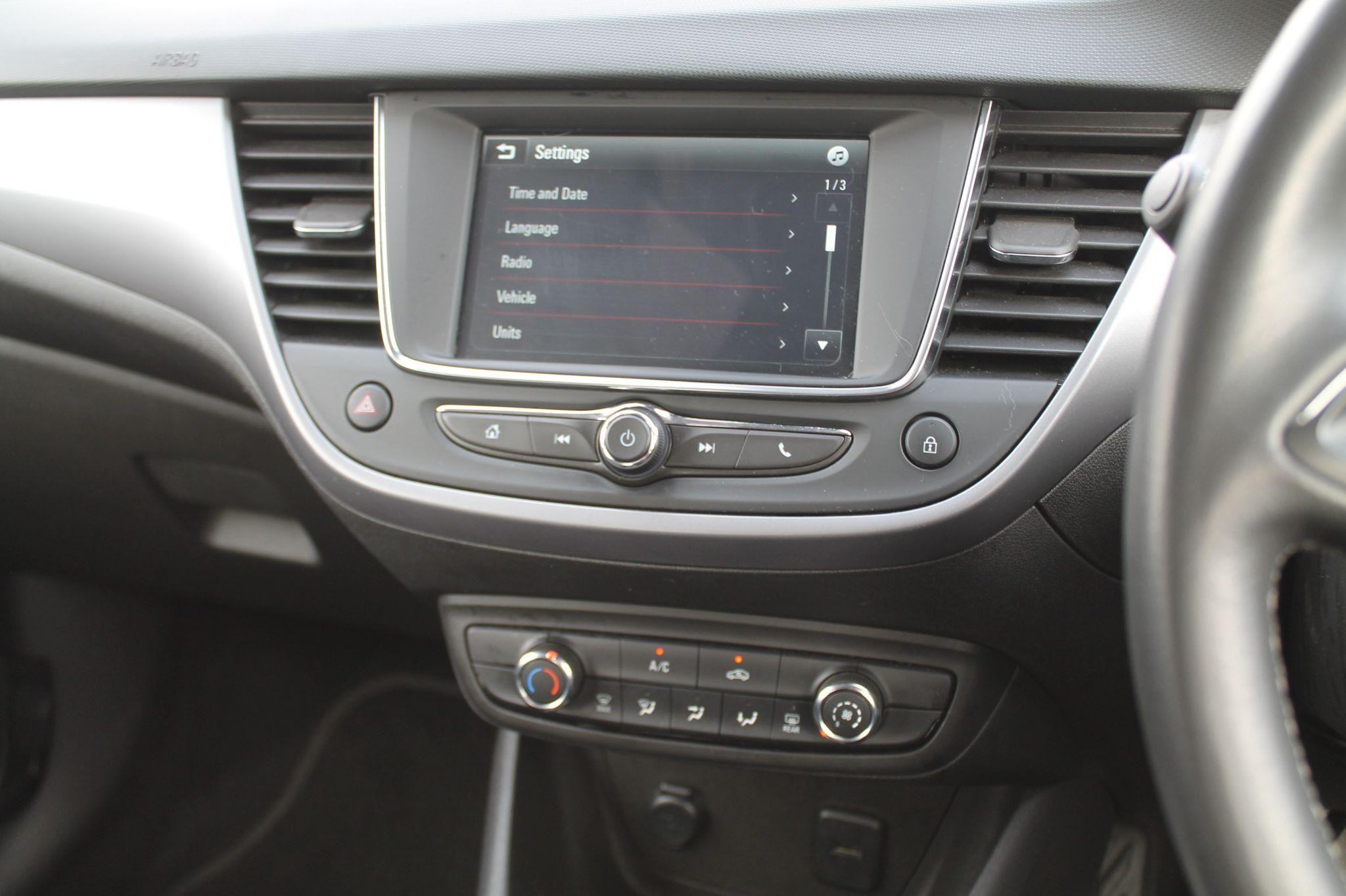 Vauxhall Crossland Image 18