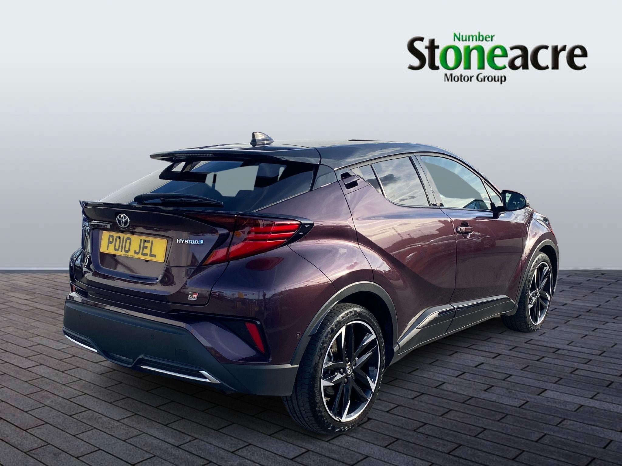 Toyota C-HR Image 2