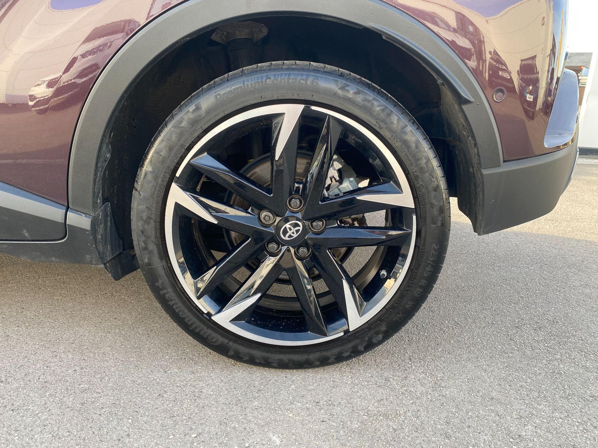Toyota C-HR Image 9