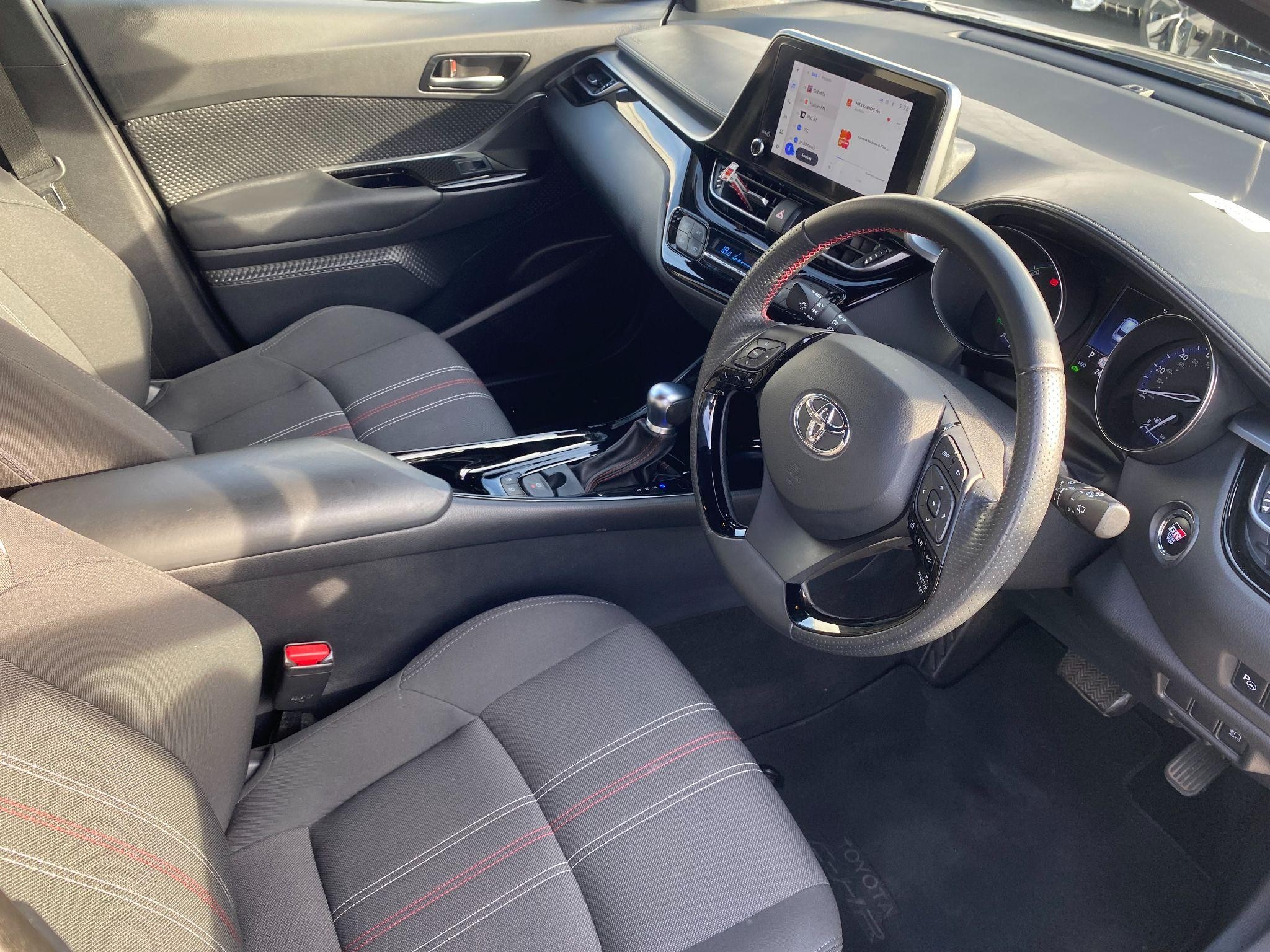 Toyota C-HR Image 10