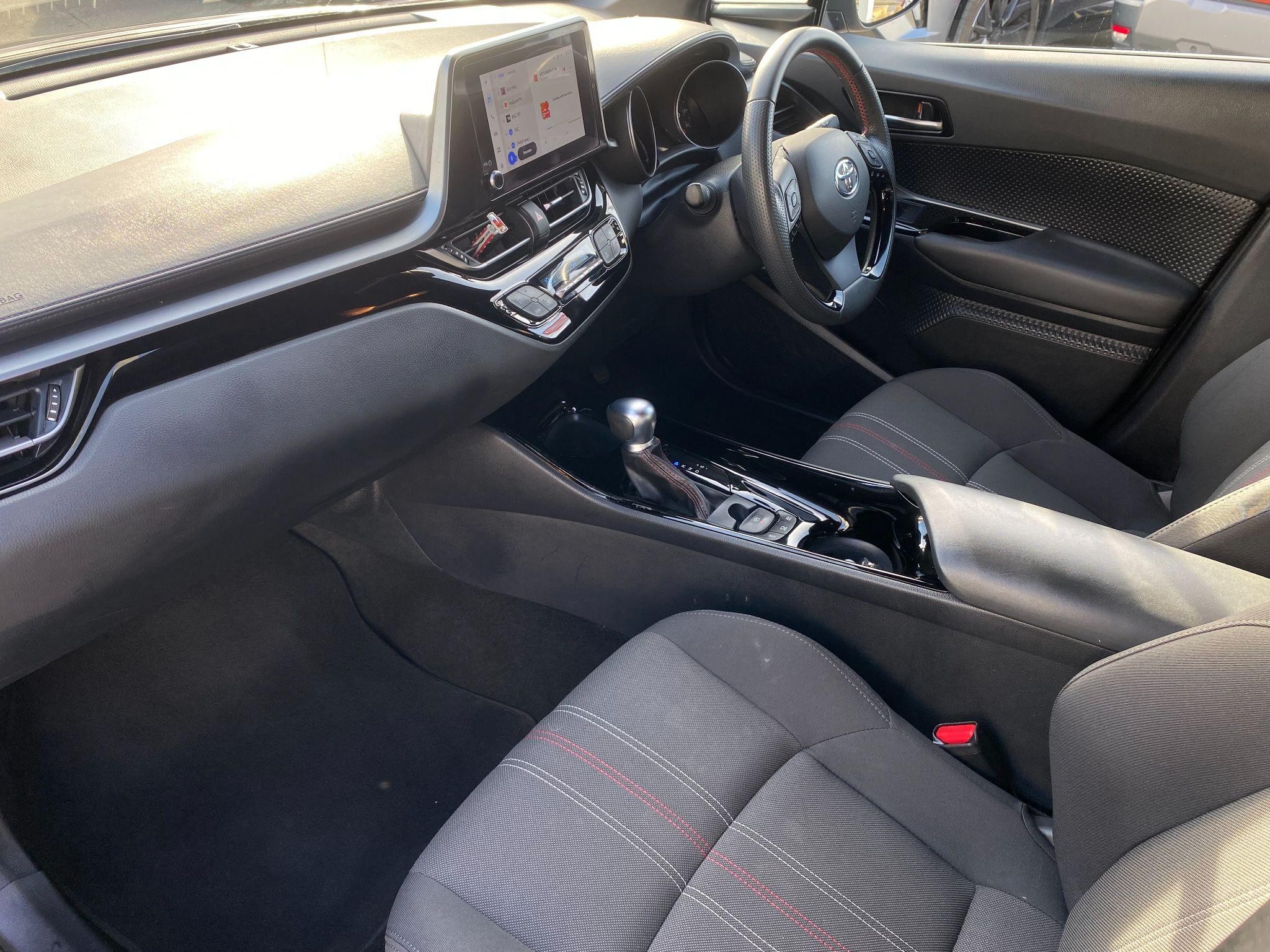 Toyota C-HR Image 11