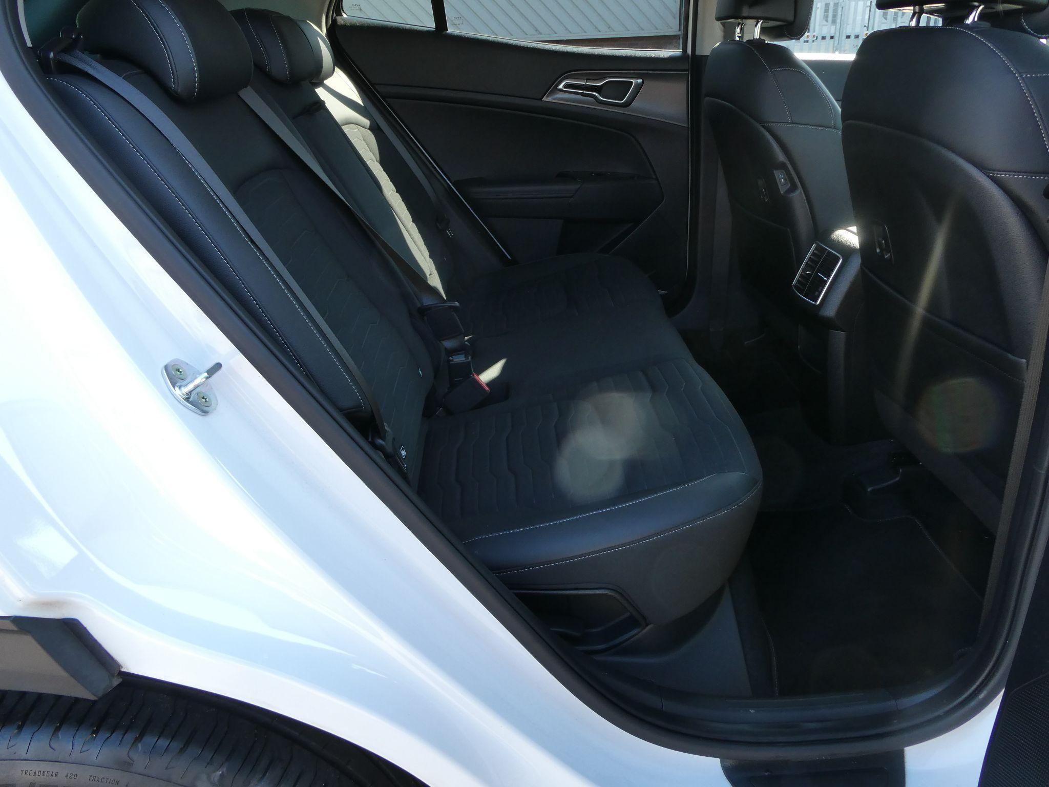 Kia Sportage Image 17