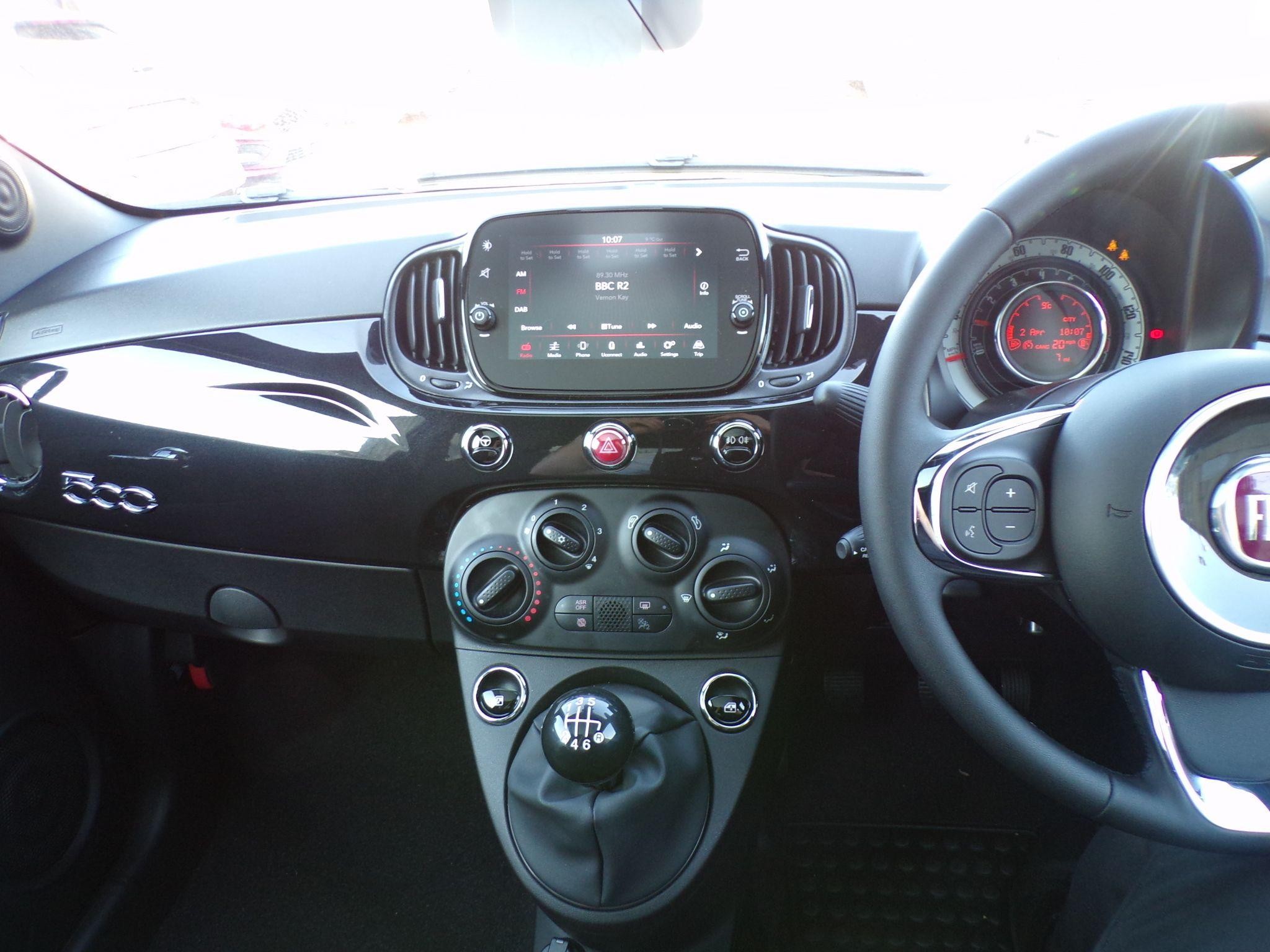 Fiat 500 Hybrid Image 21