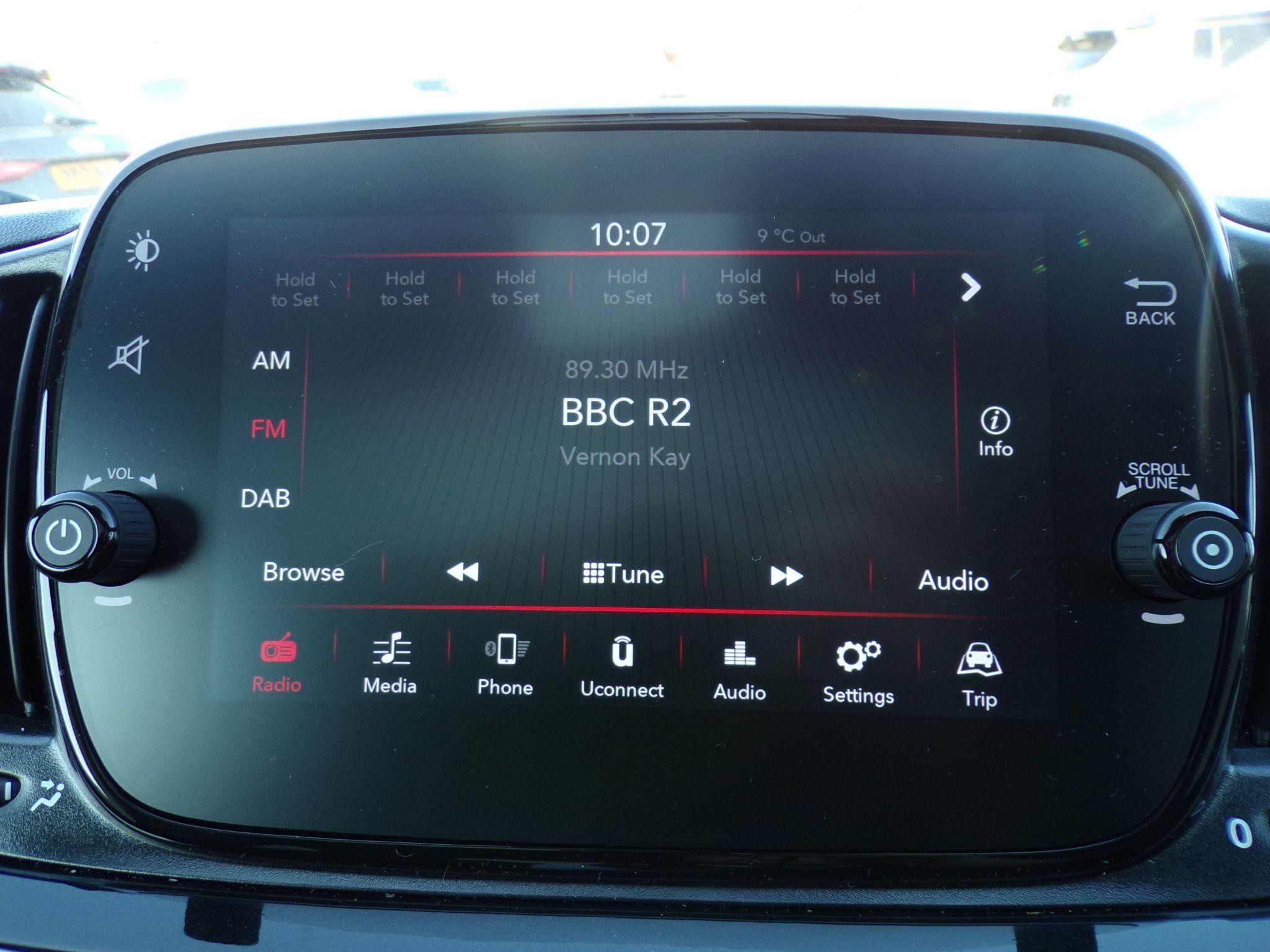 Fiat 500 Hybrid Image 22