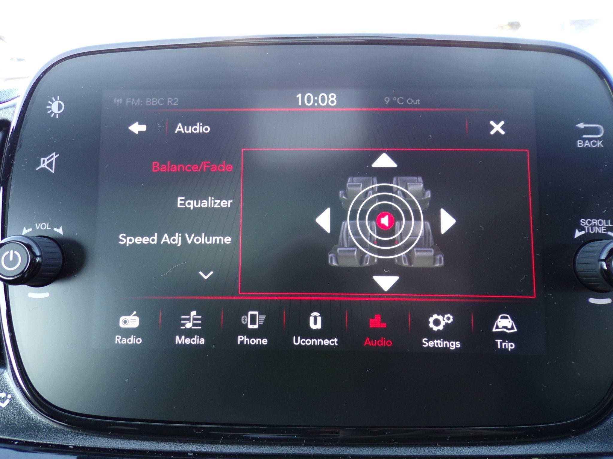 Fiat 500 Hybrid Image 25